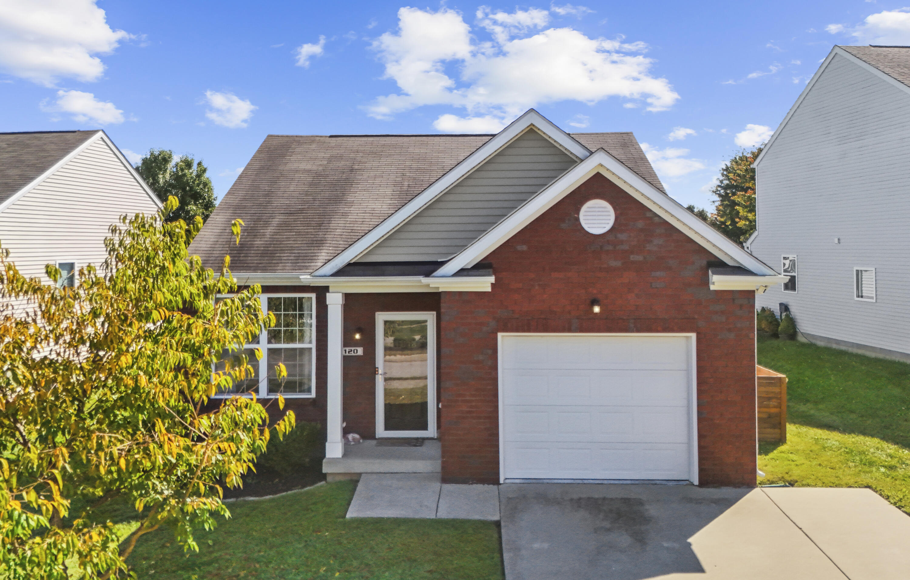 120 Thorndale Drive Property Photo 1
