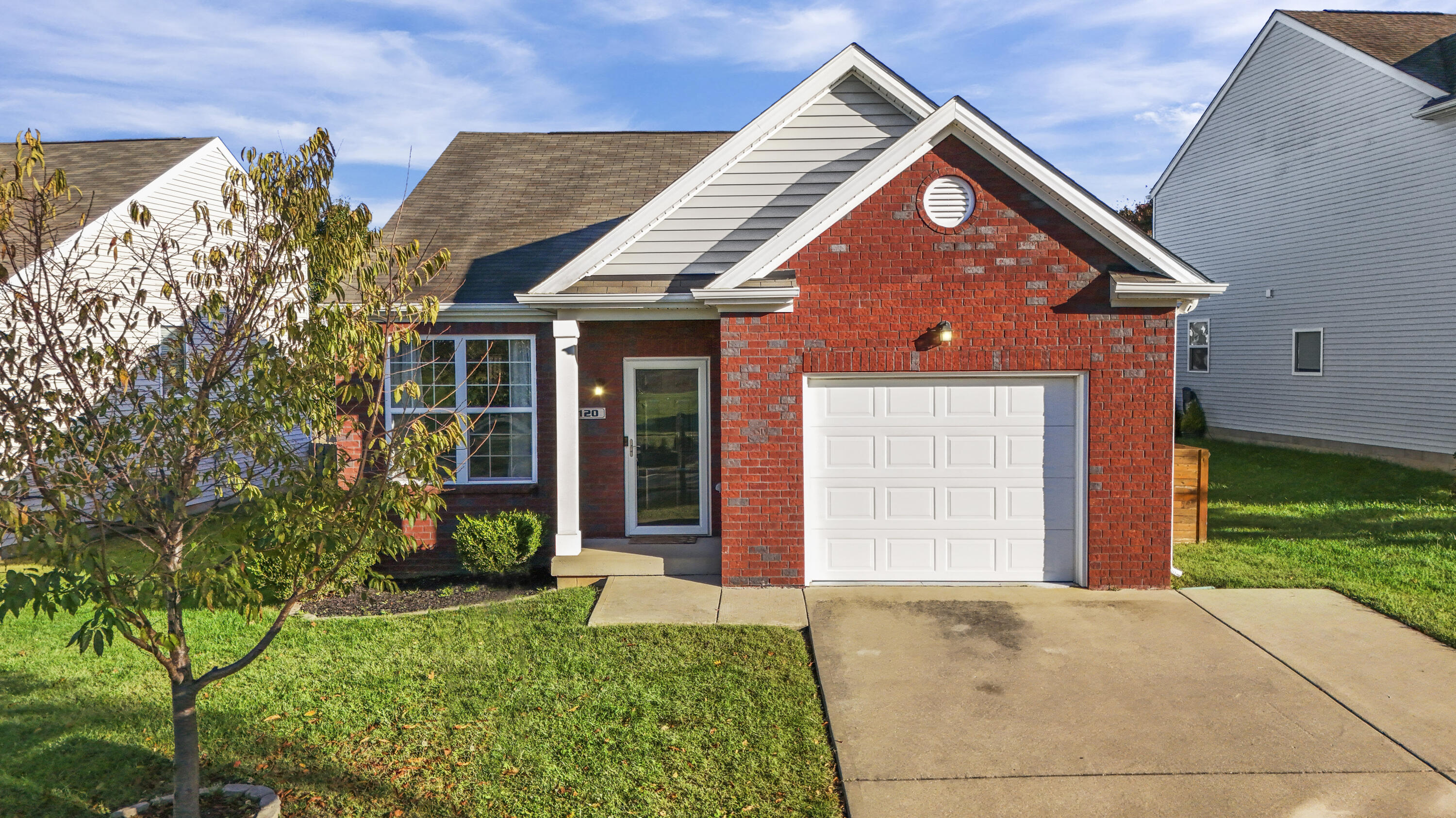 120 Thorndale Drive Property Photo 1