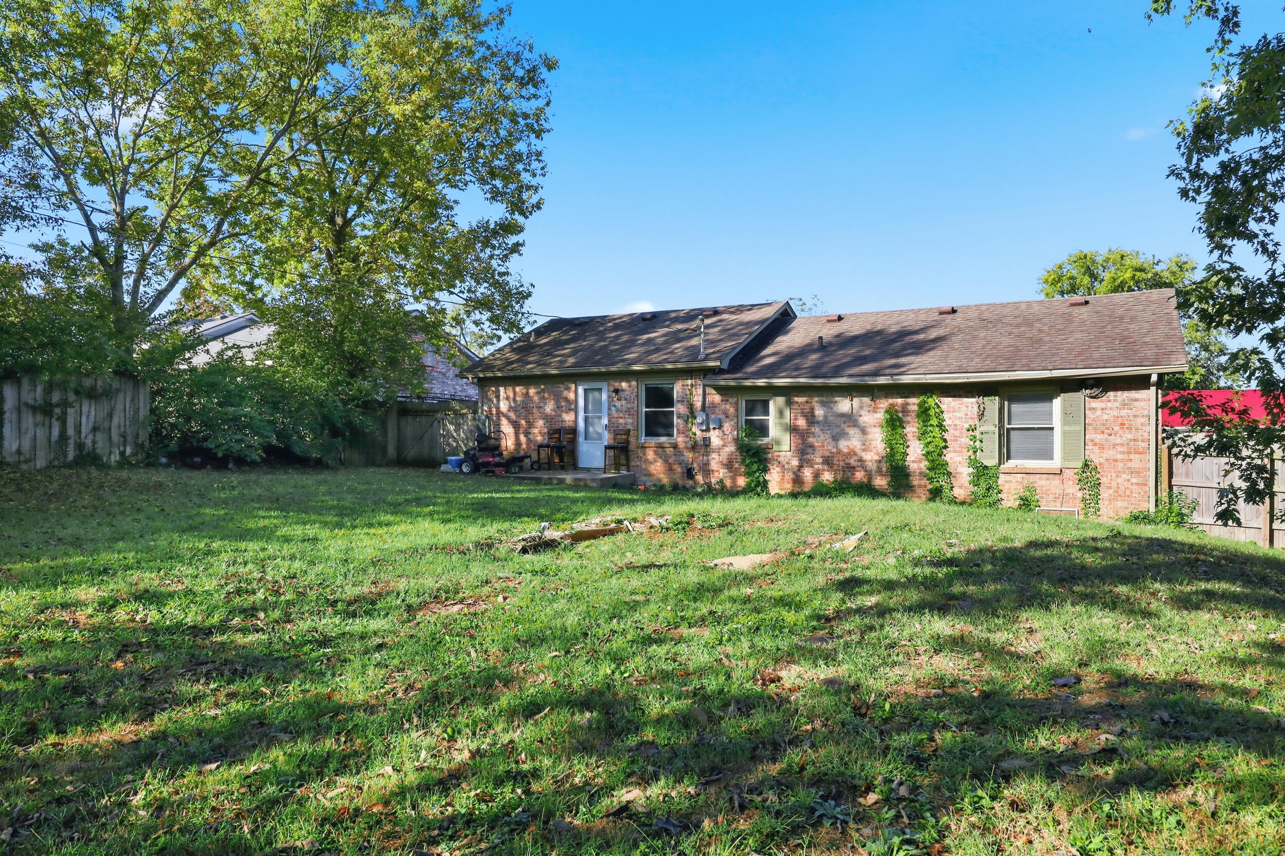 105 Oakwood Drive Property Photo 2