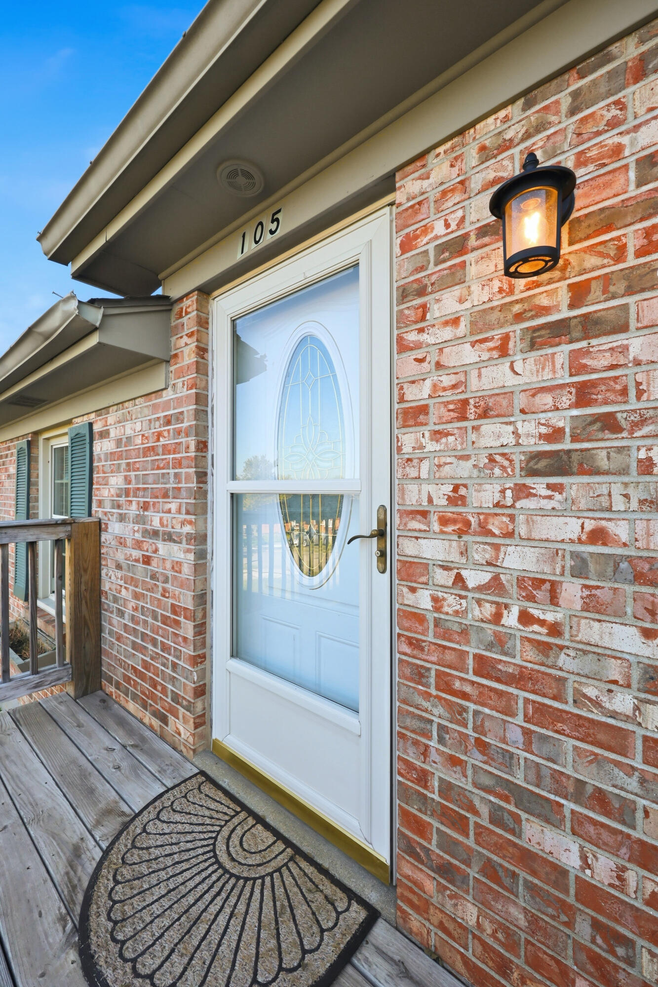105 Oakwood Drive Property Photo 3