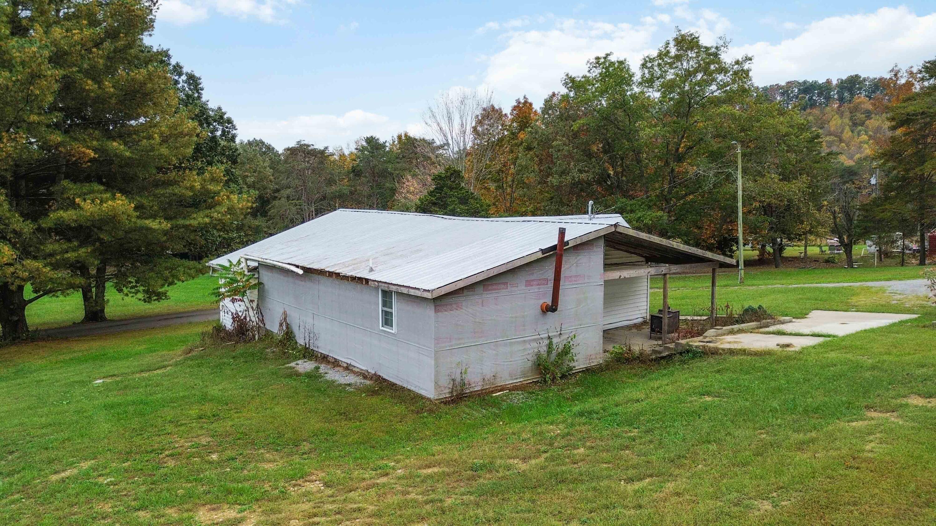 200 Brown Hollow Road Property Photo 4