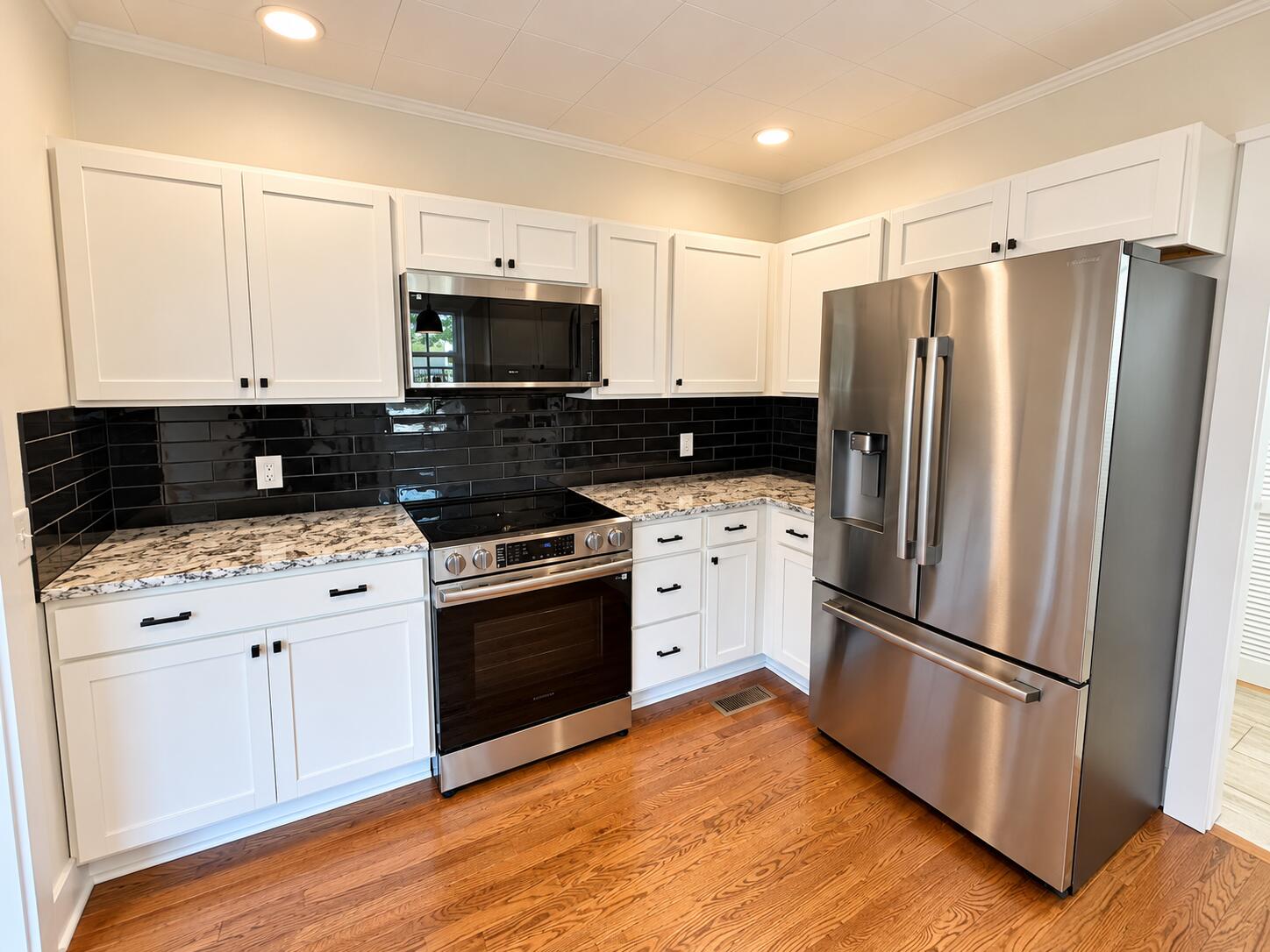 288 Broadway Street Property Photo 10