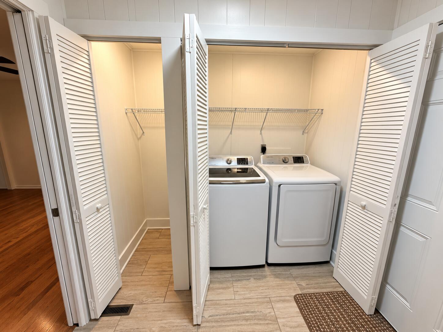 288 Broadway Street Property Photo 12