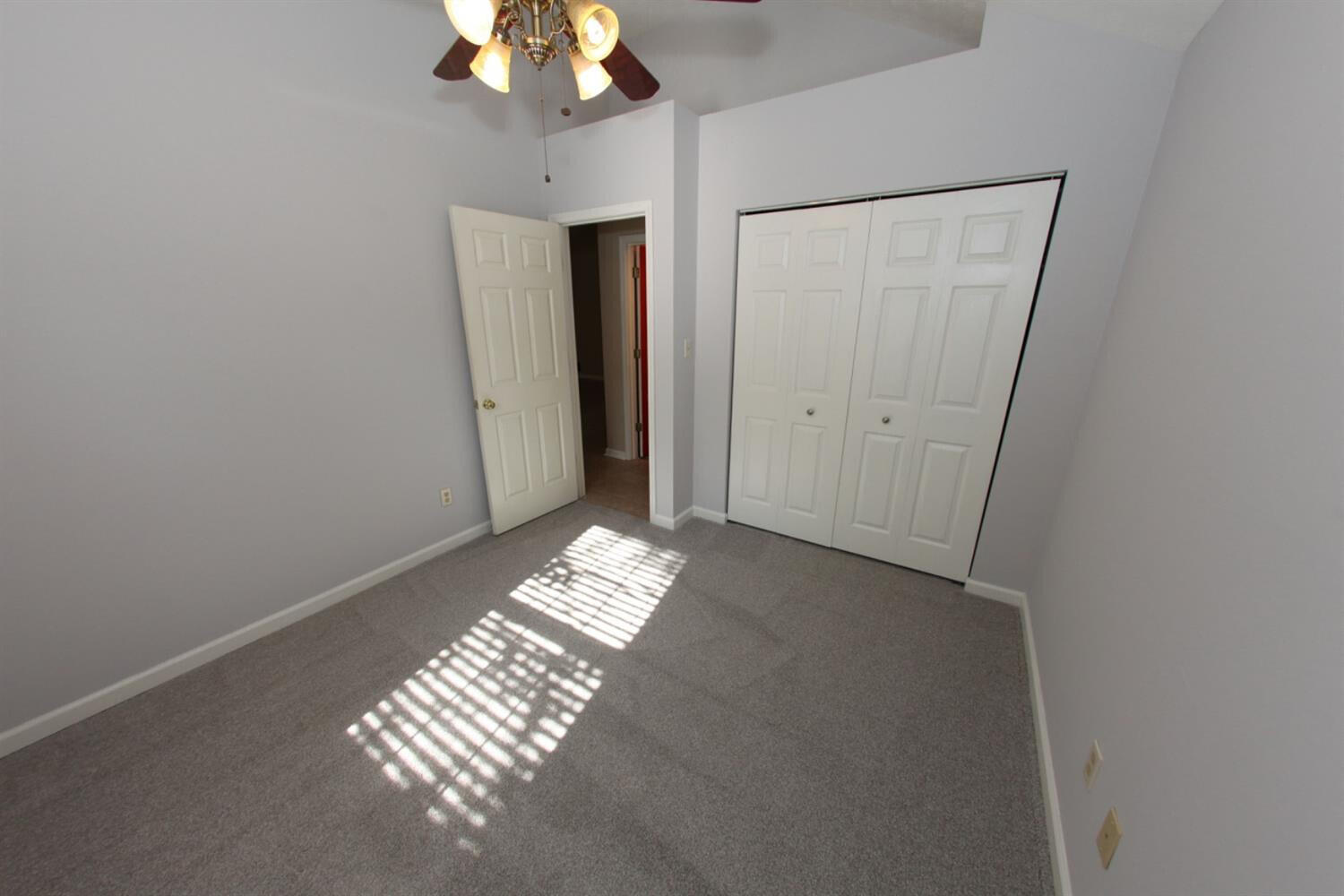 1374 The Kings Court Property Photo 12