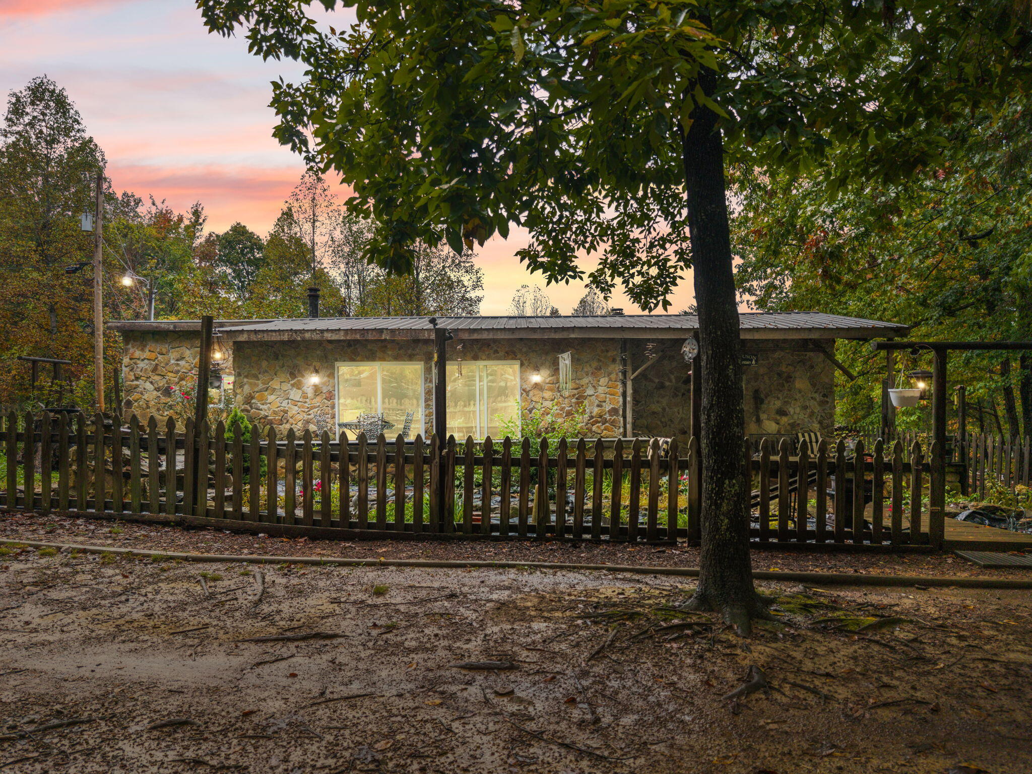 794 Morris Cemetary Road Property Photo 1