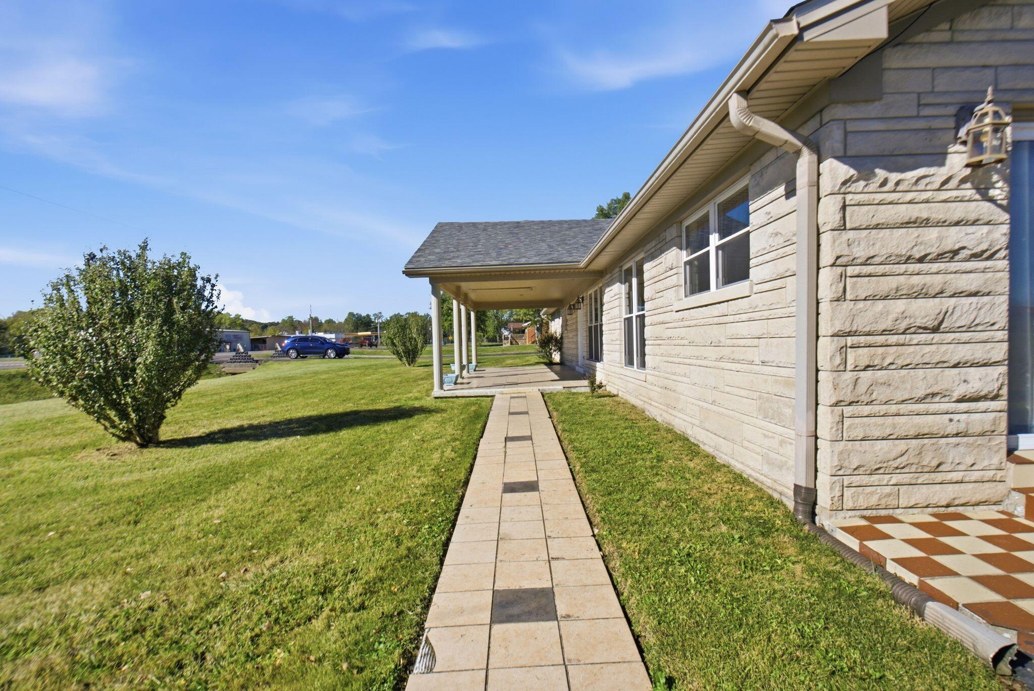 3331 Irvine Road Property Photo 4