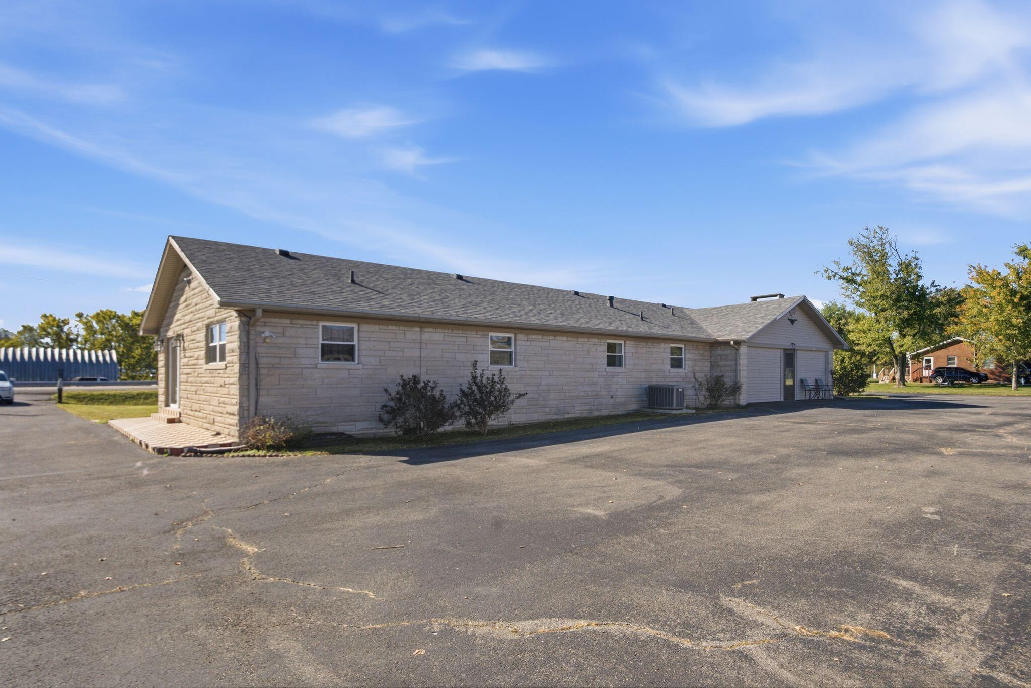 3331 Irvine Road Property Photo 6