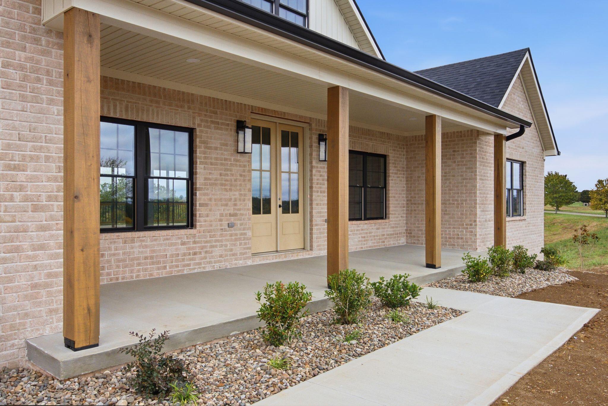 1166 Champion Way Property Photo 6
