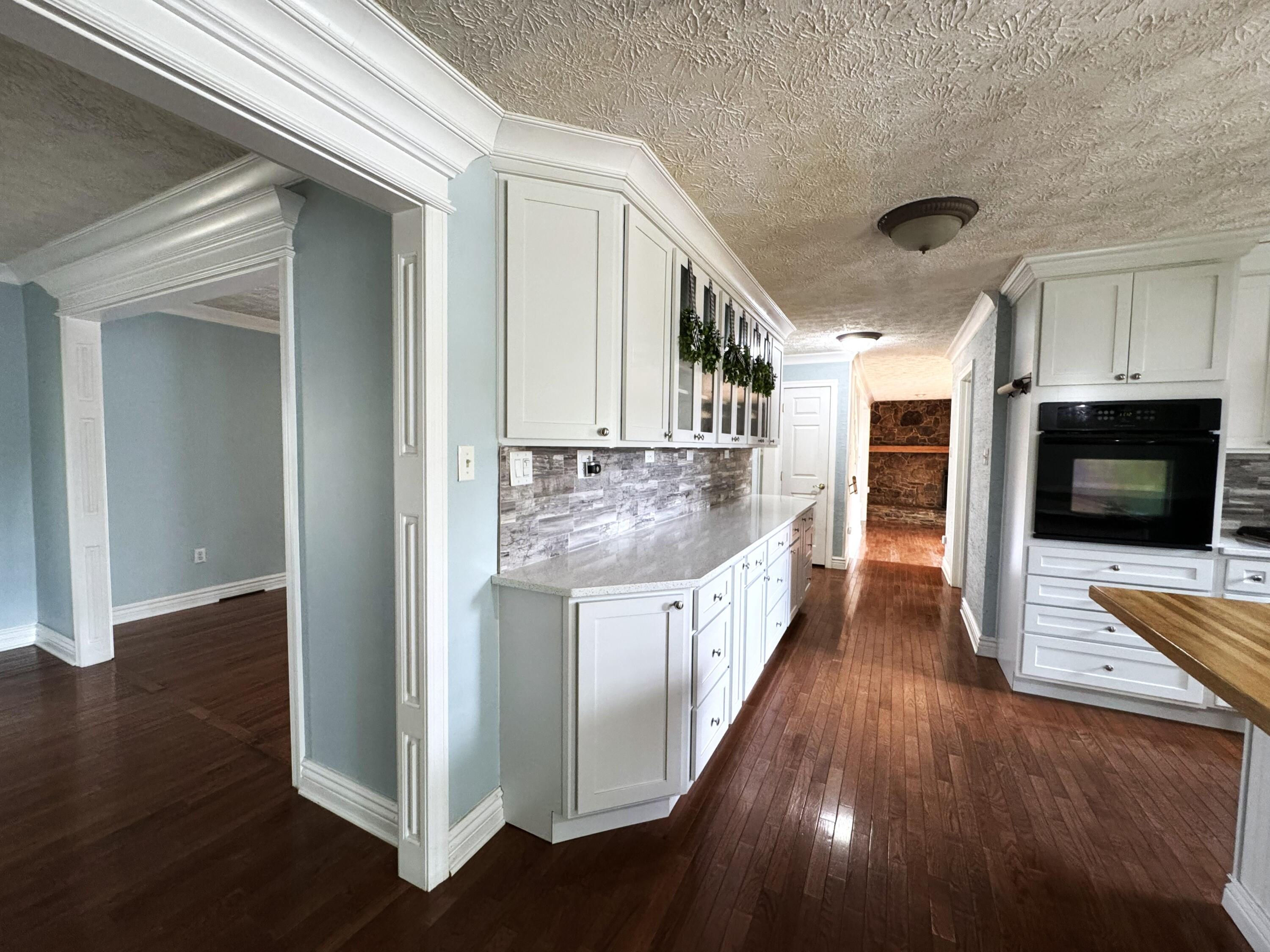 272 Hawk Creek Road Property Photo 7