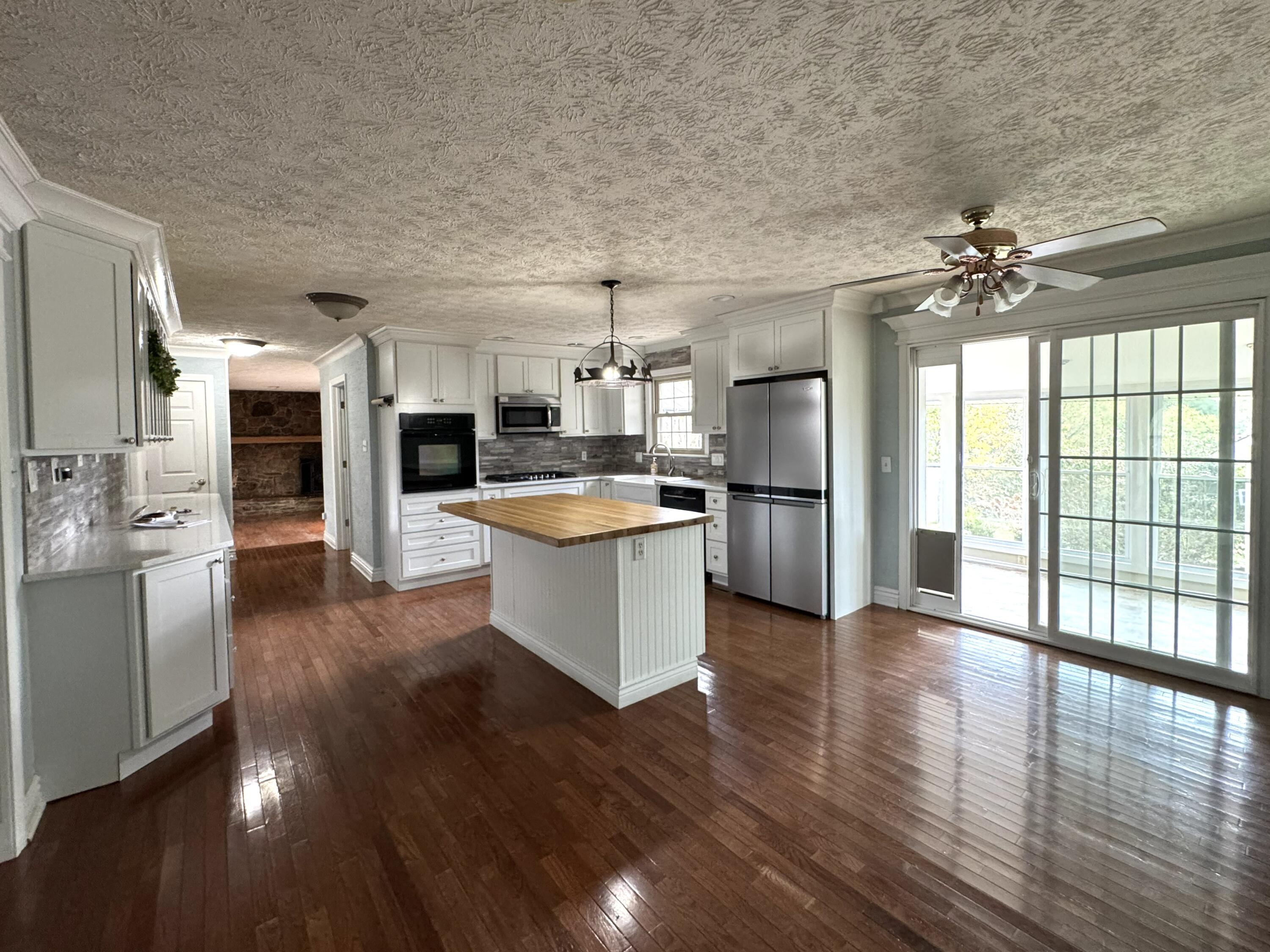 272 Hawk Creek Road Property Photo 9