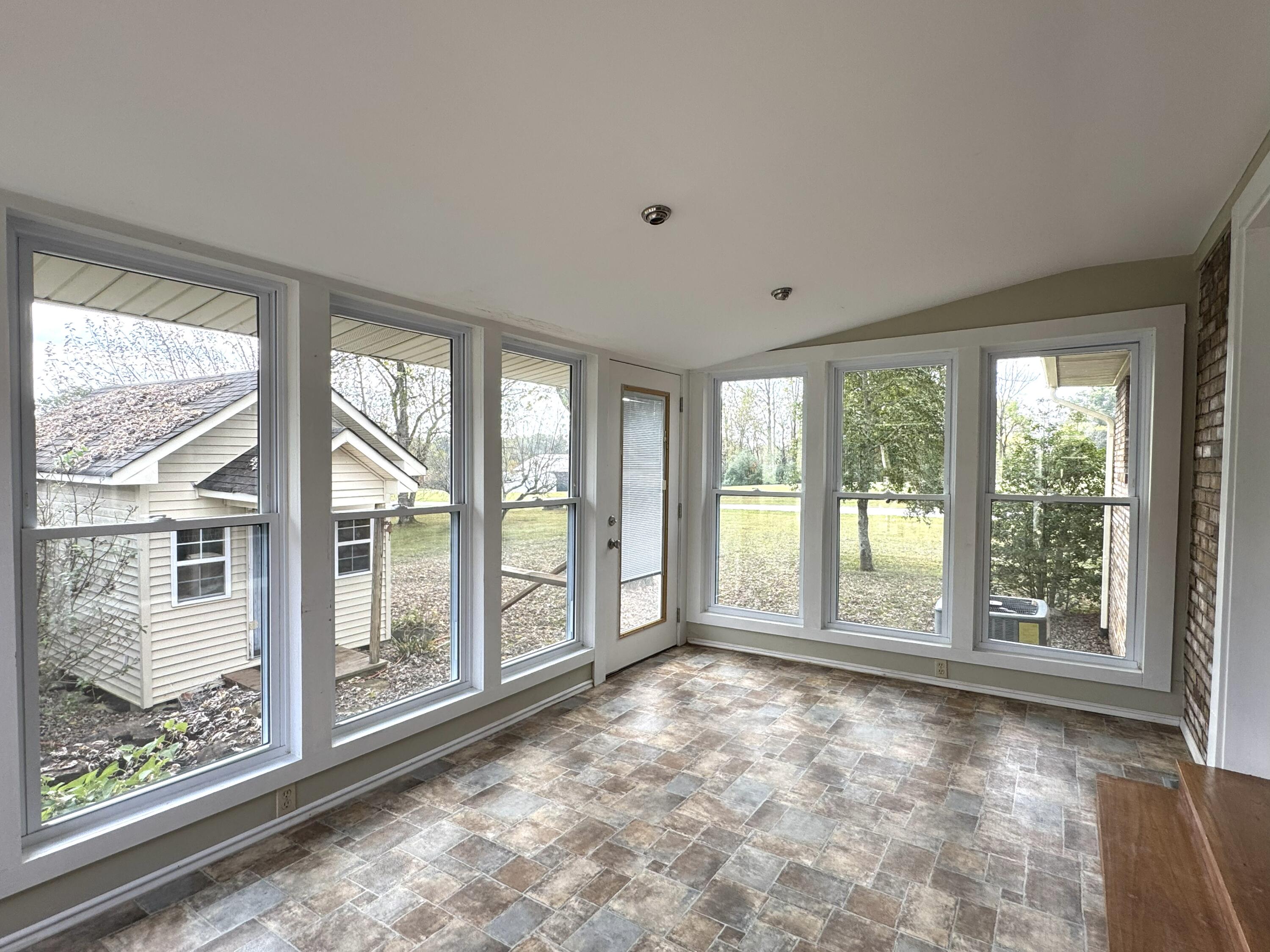 272 Hawk Creek Road Property Photo 34