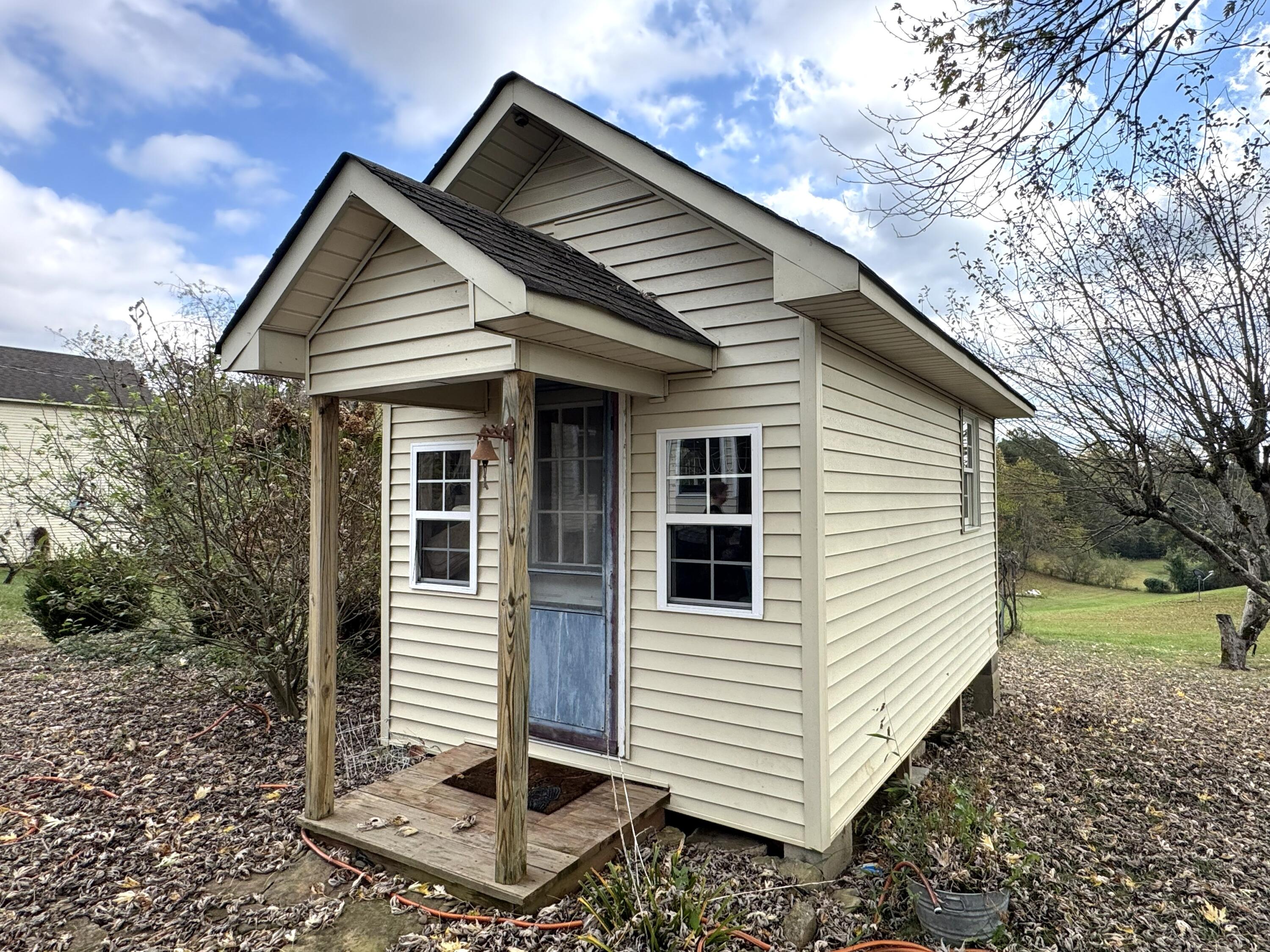 272 Hawk Creek Road Property Photo 45