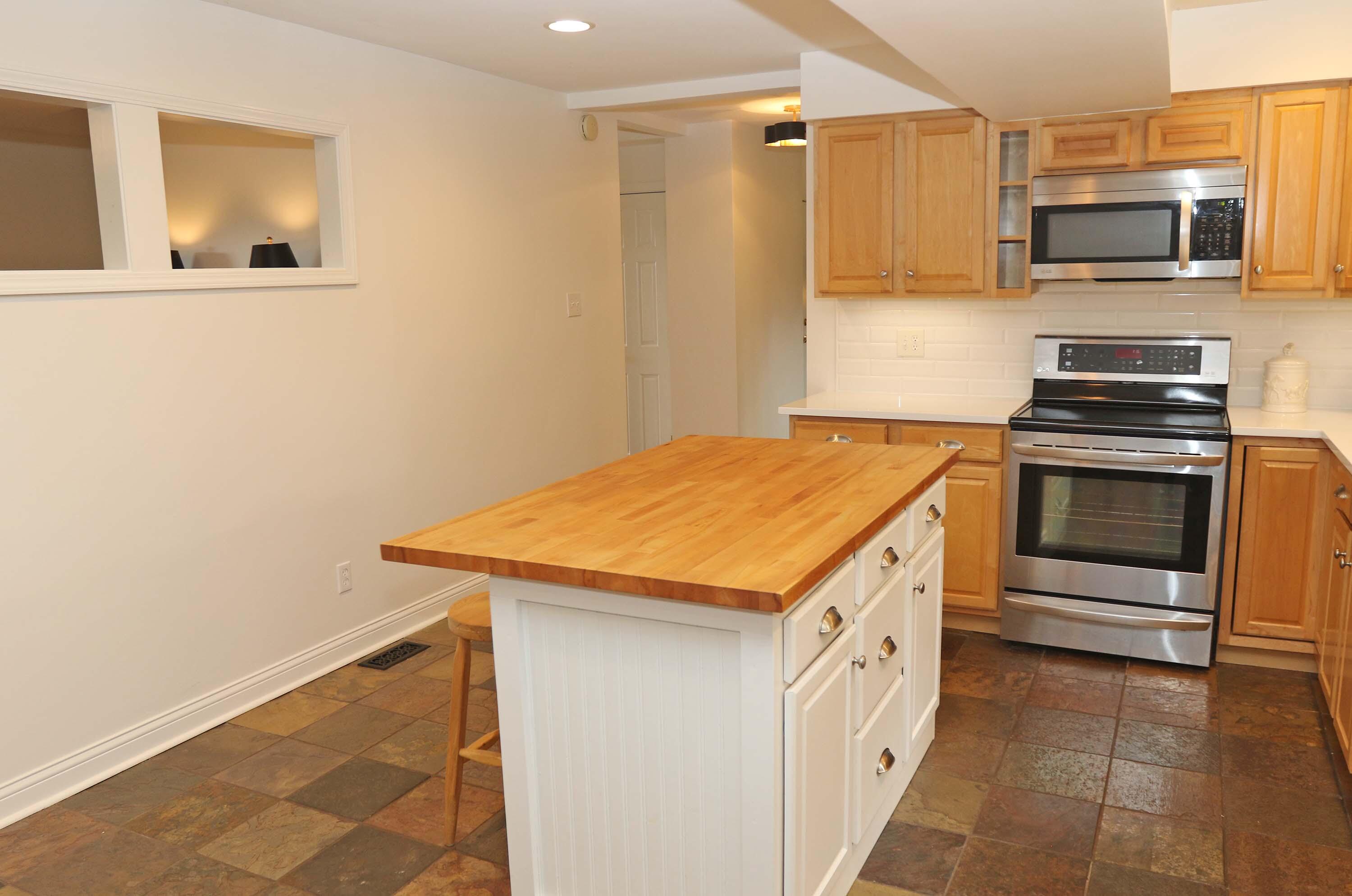2827 Huntertown Road Property Photo 16