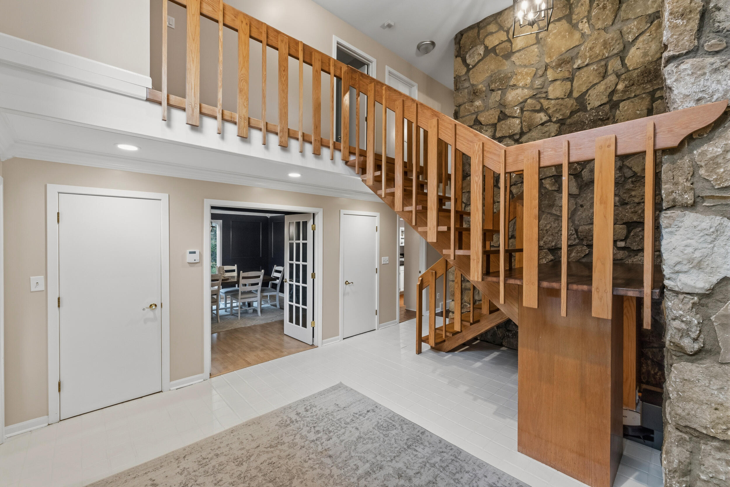 100 Fox Run Road Property Photo 8