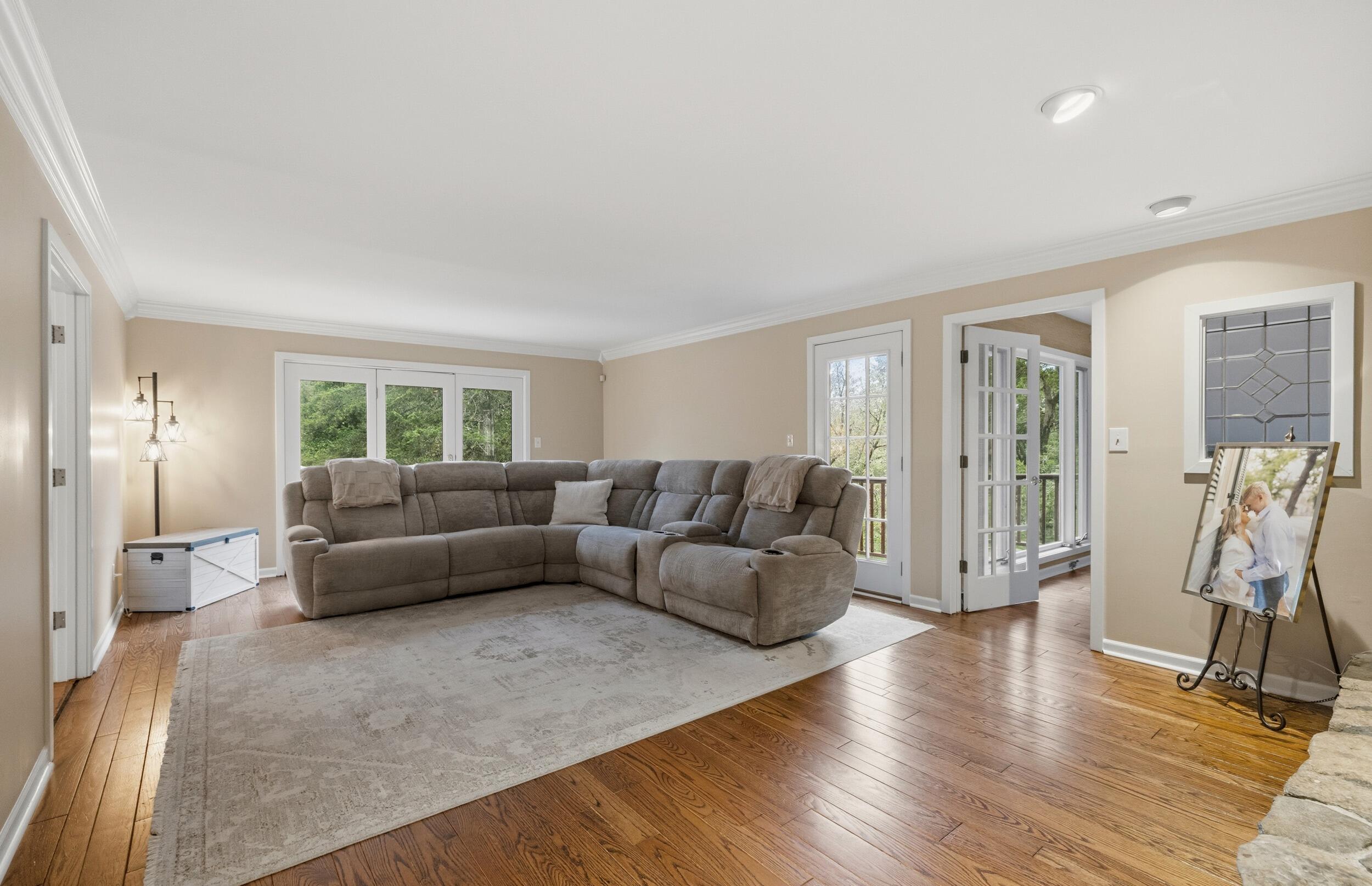 100 Fox Run Road Property Photo 10