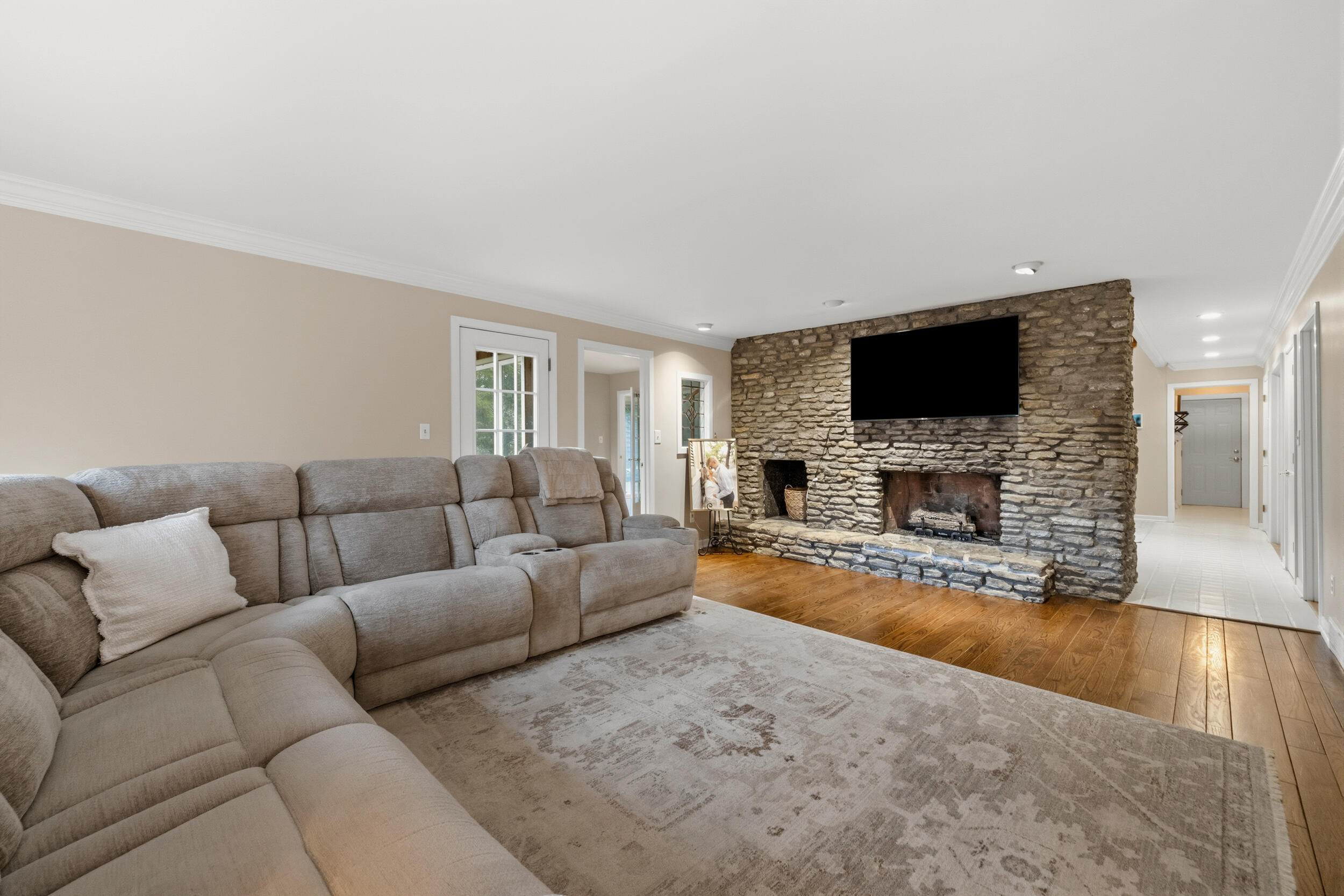 100 Fox Run Road Property Photo 11