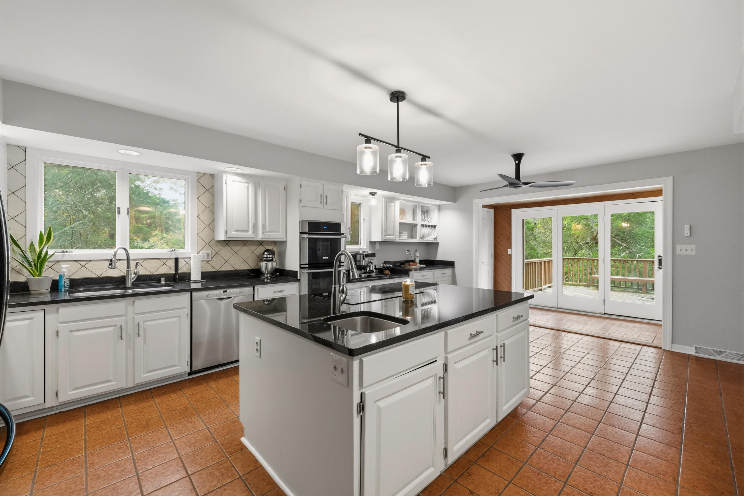 100 Fox Run Road Property Photo 17
