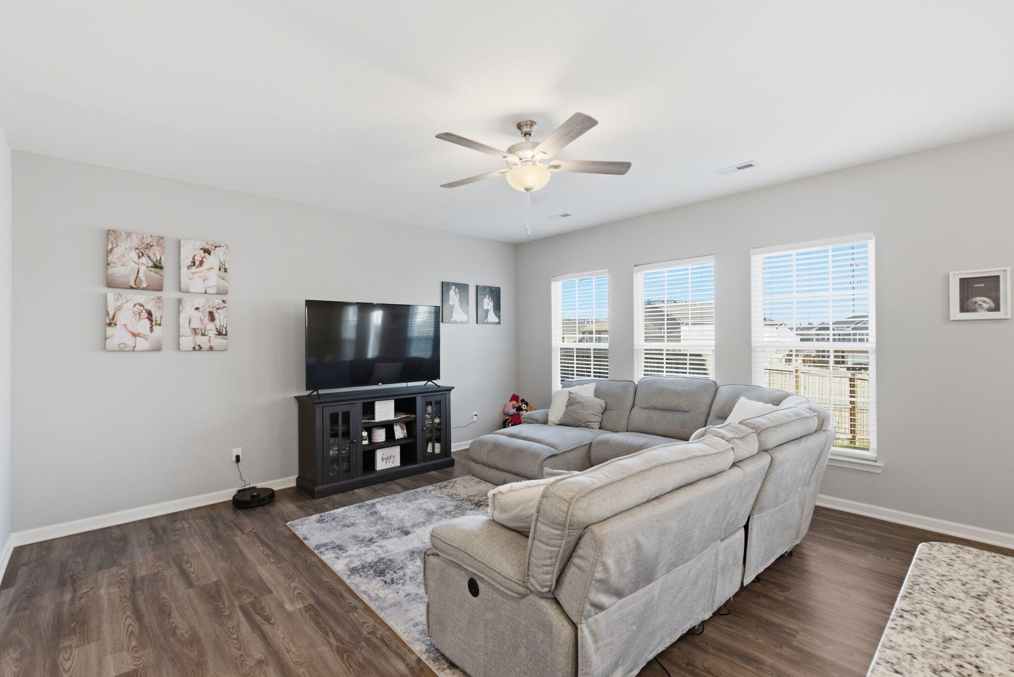 2396 Geranium Lane Property Photo 6