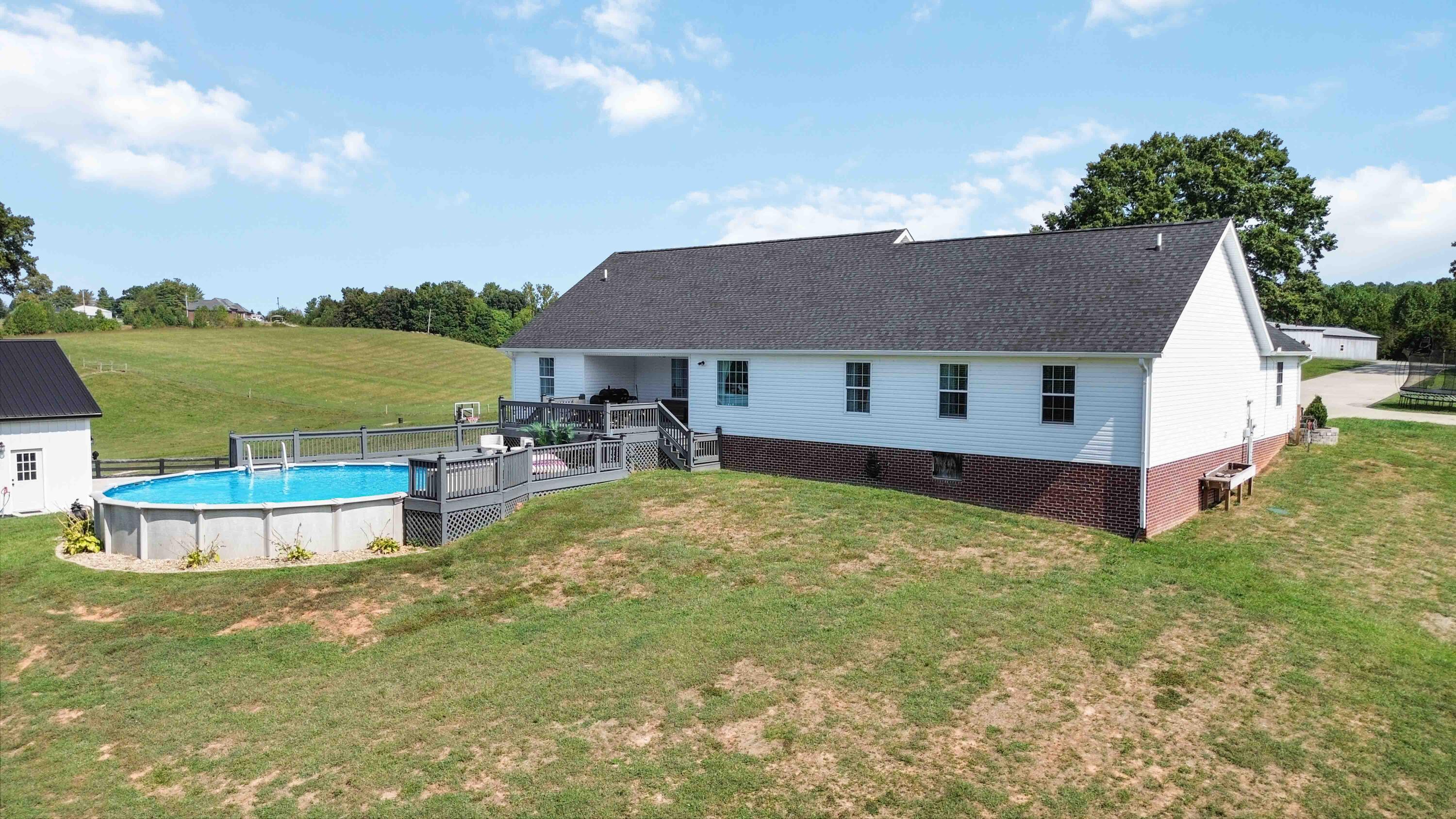 465 Newell Road Property Photo 11