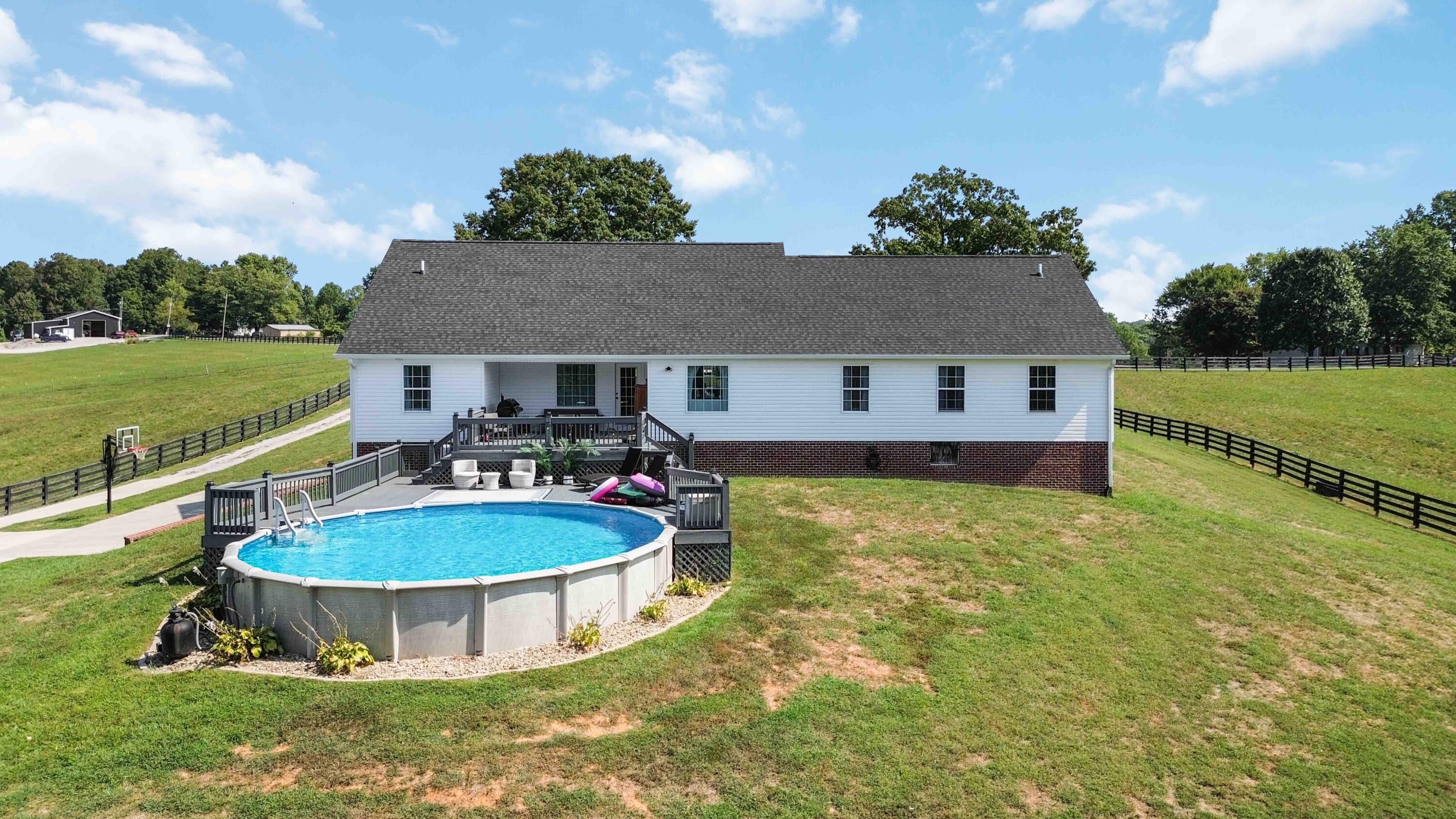 465 Newell Road Property Photo 14