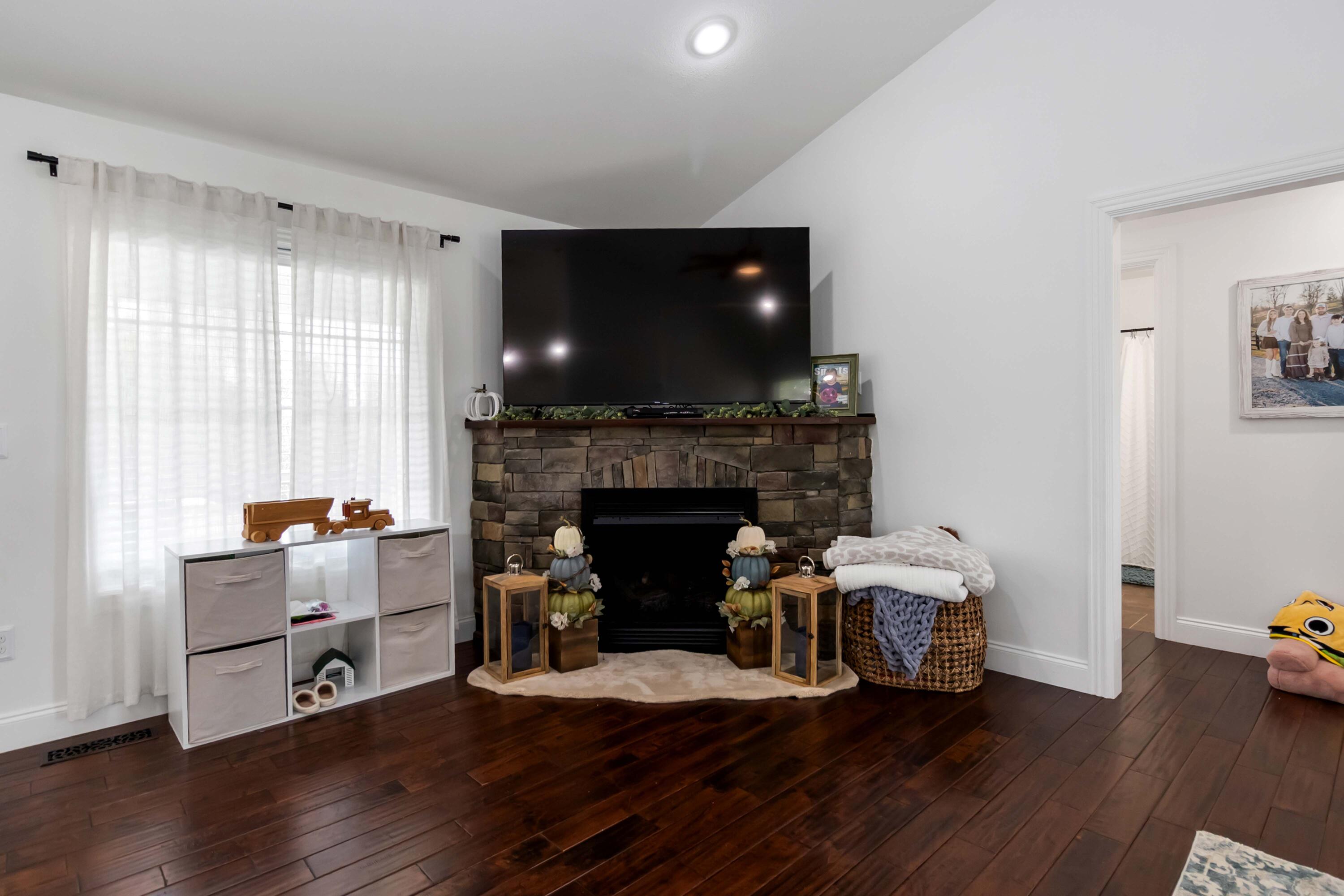 465 Newell Road Property Photo 20