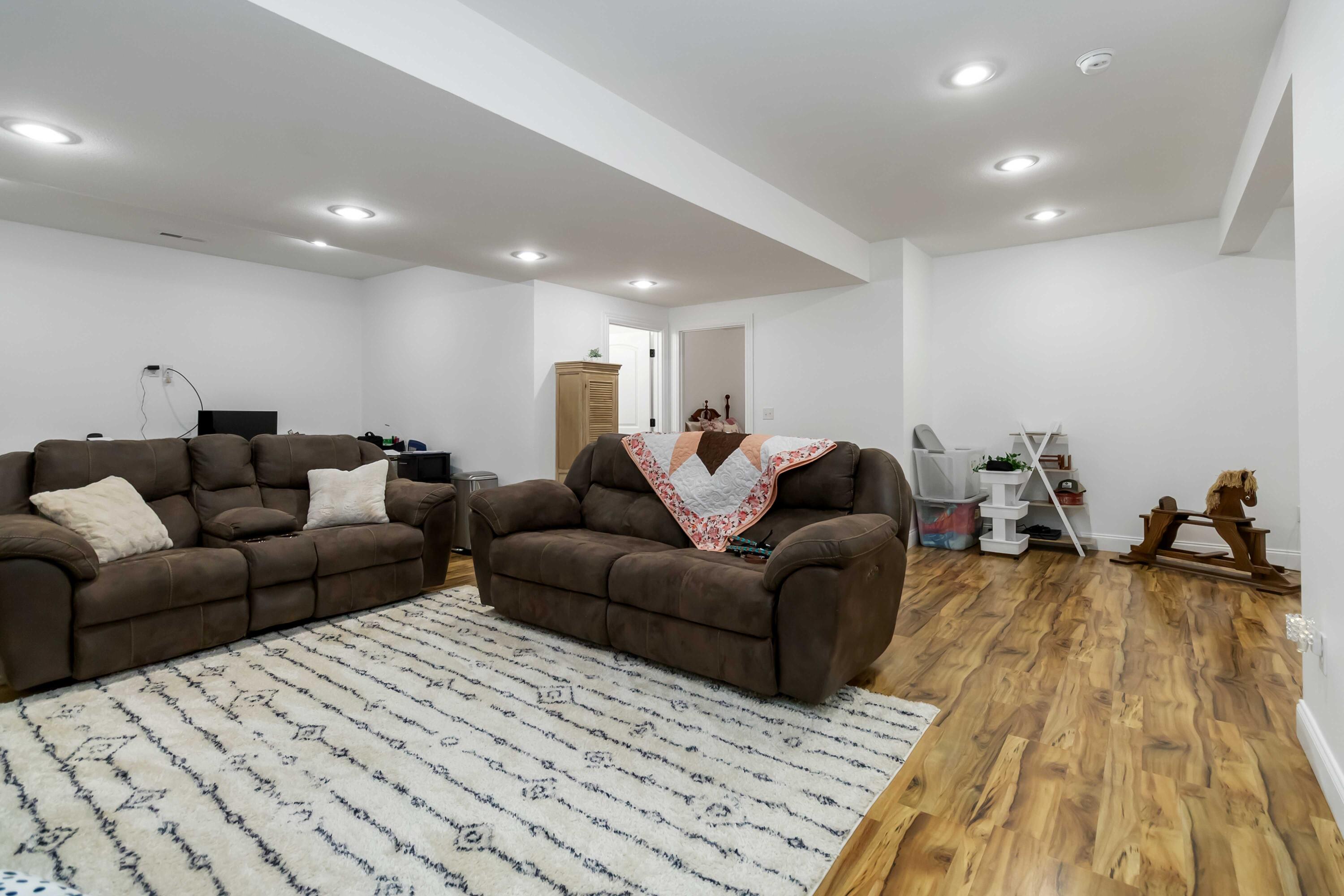 465 Newell Road Property Photo 42