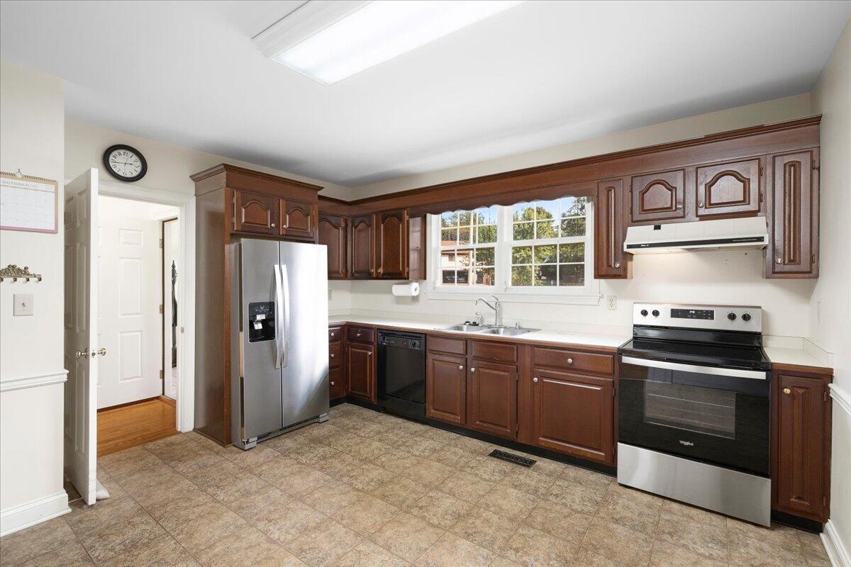 719 Camino Drive Property Photo 6