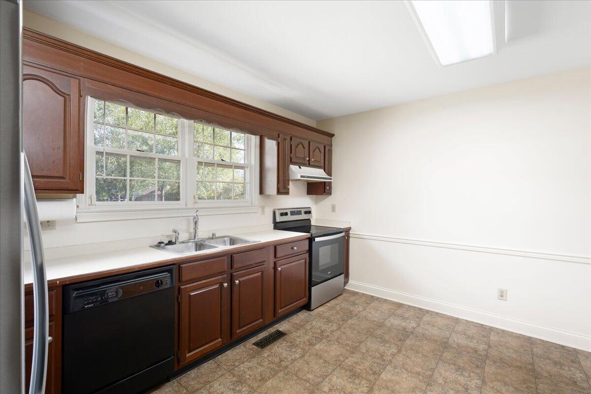 719 Camino Drive Property Photo 7