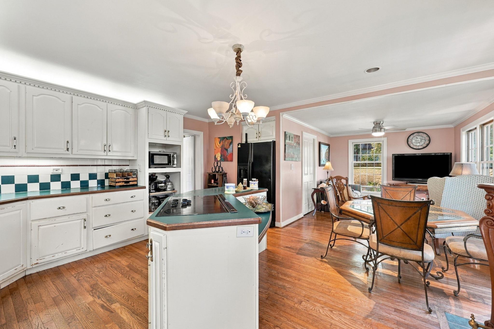 128 E Bruen Street Property Photo 25