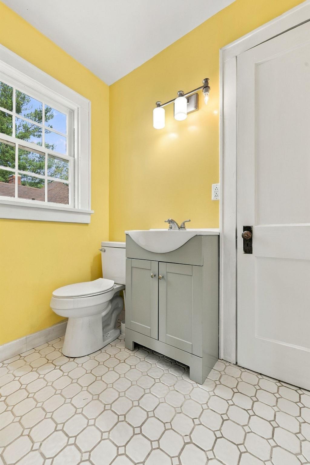 128 E Bruen Street Property Photo 38