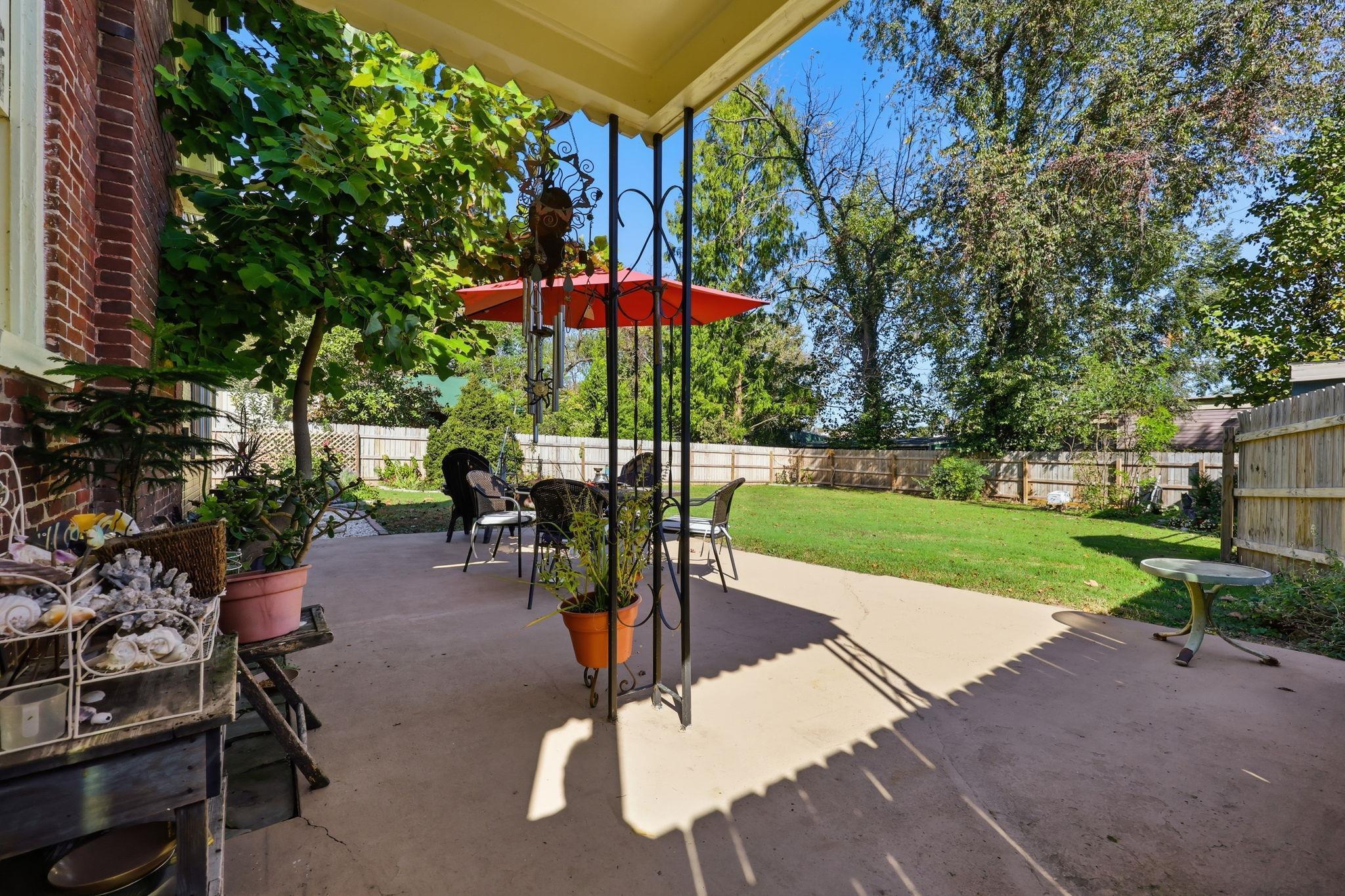 128 E Bruen Street Property Photo 54
