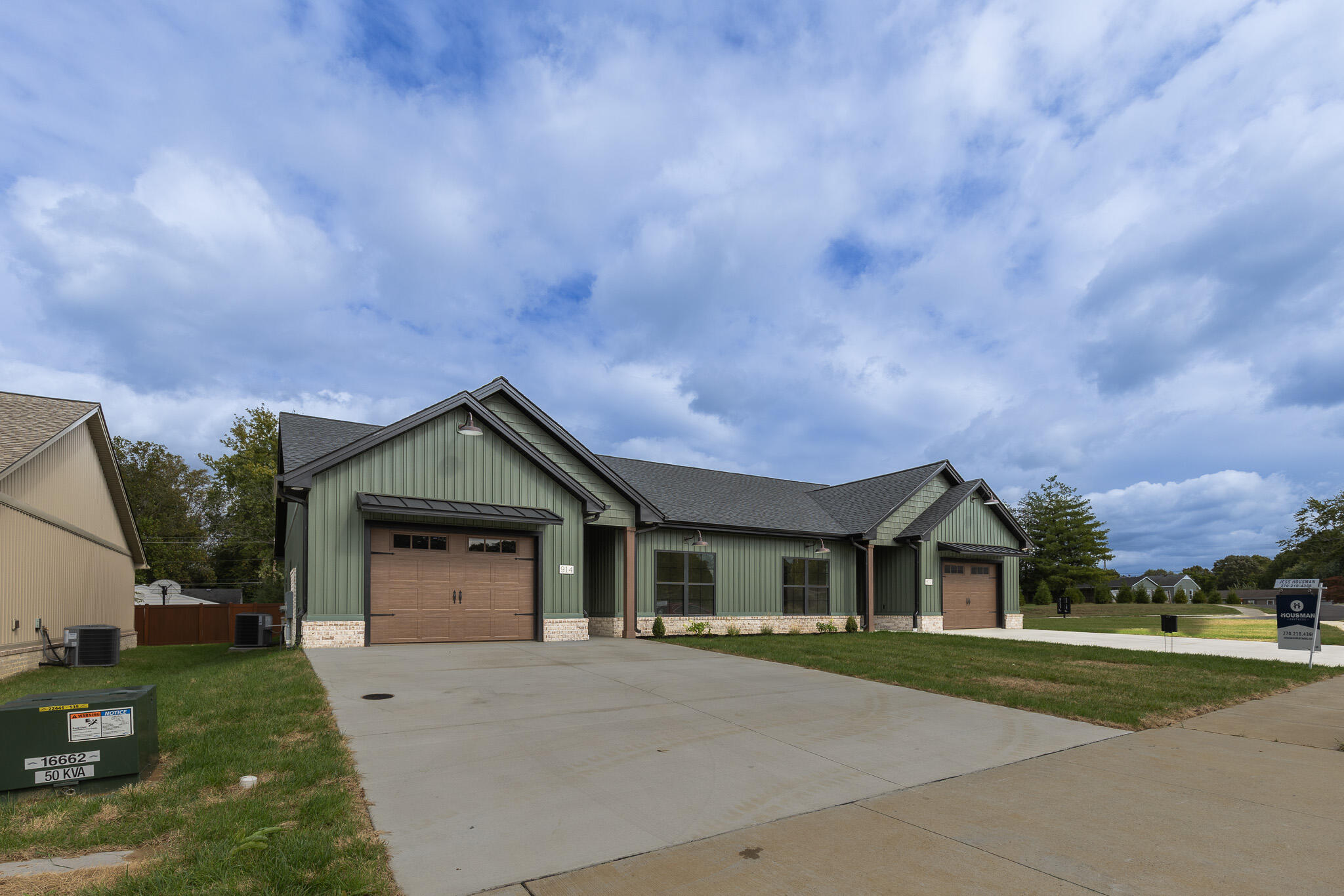 914 Violet Court Property Photo 3