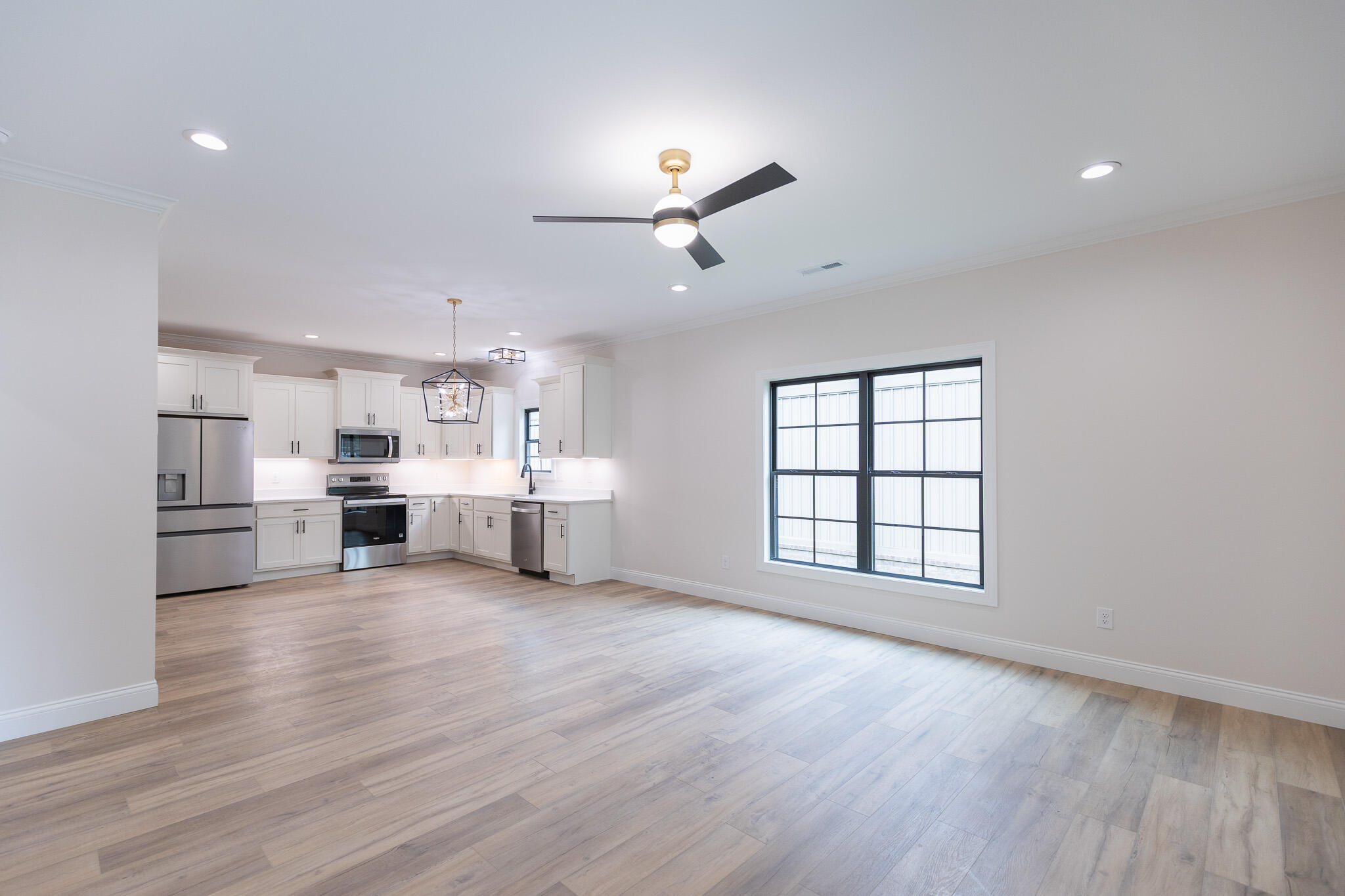 914 Violet Court Property Photo 10