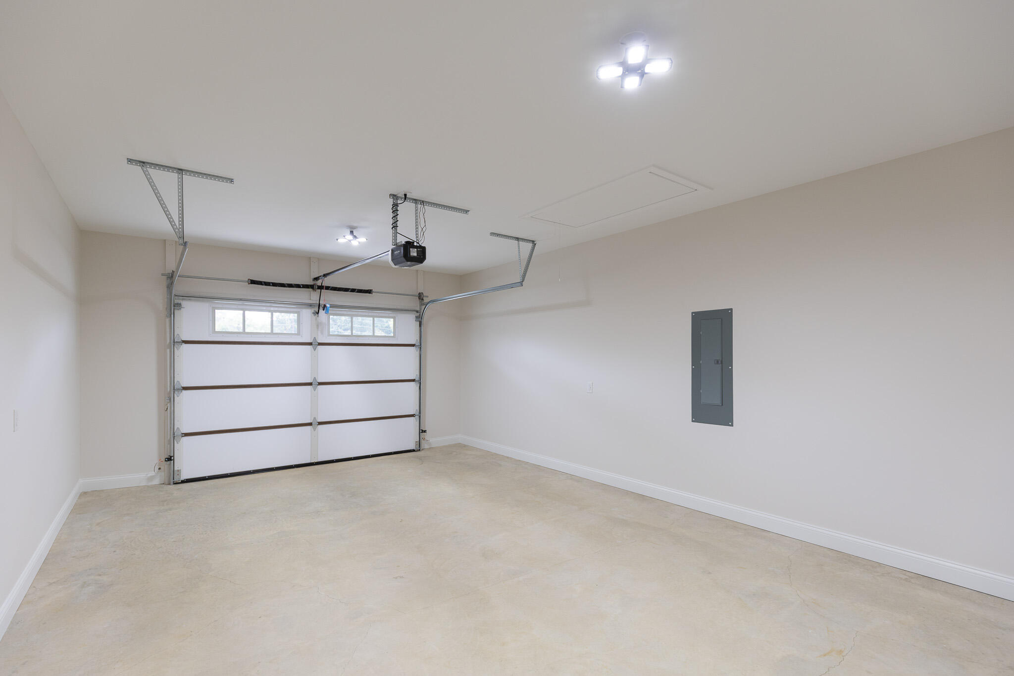 914 Violet Court Property Photo 24