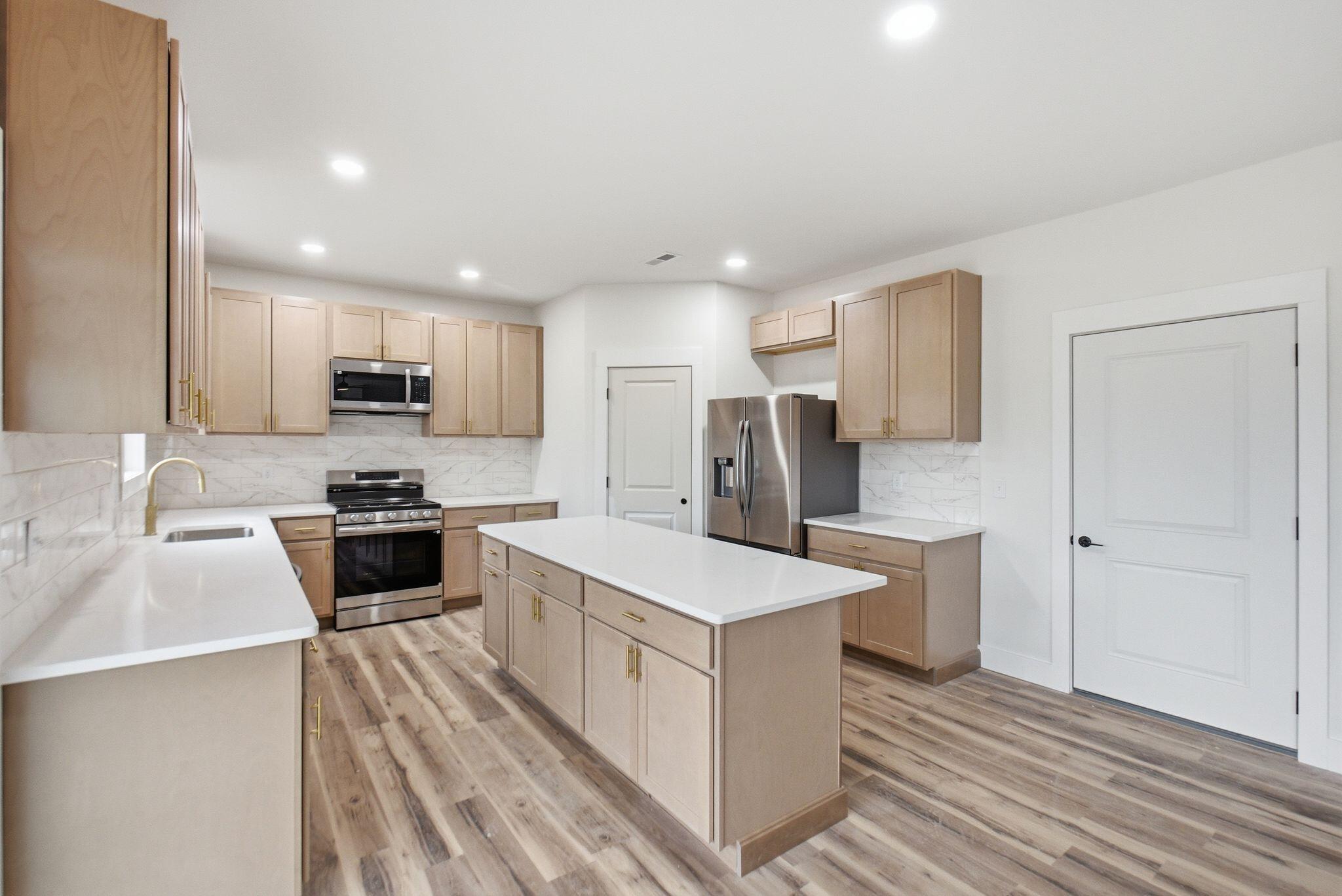 613 Comanche Drive 613 Property Photo 17