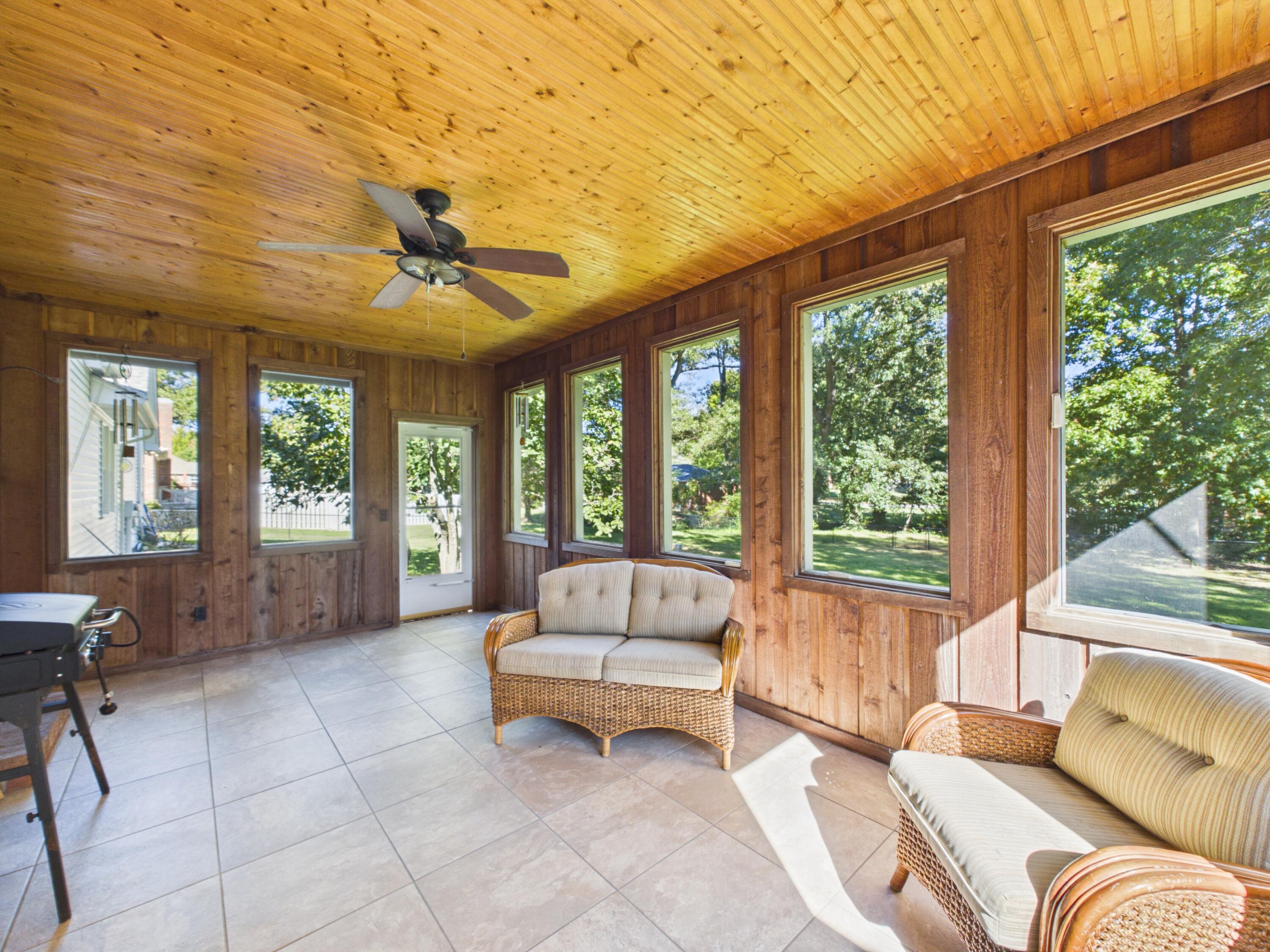 1551 Canterbury Drive Property Photo 11