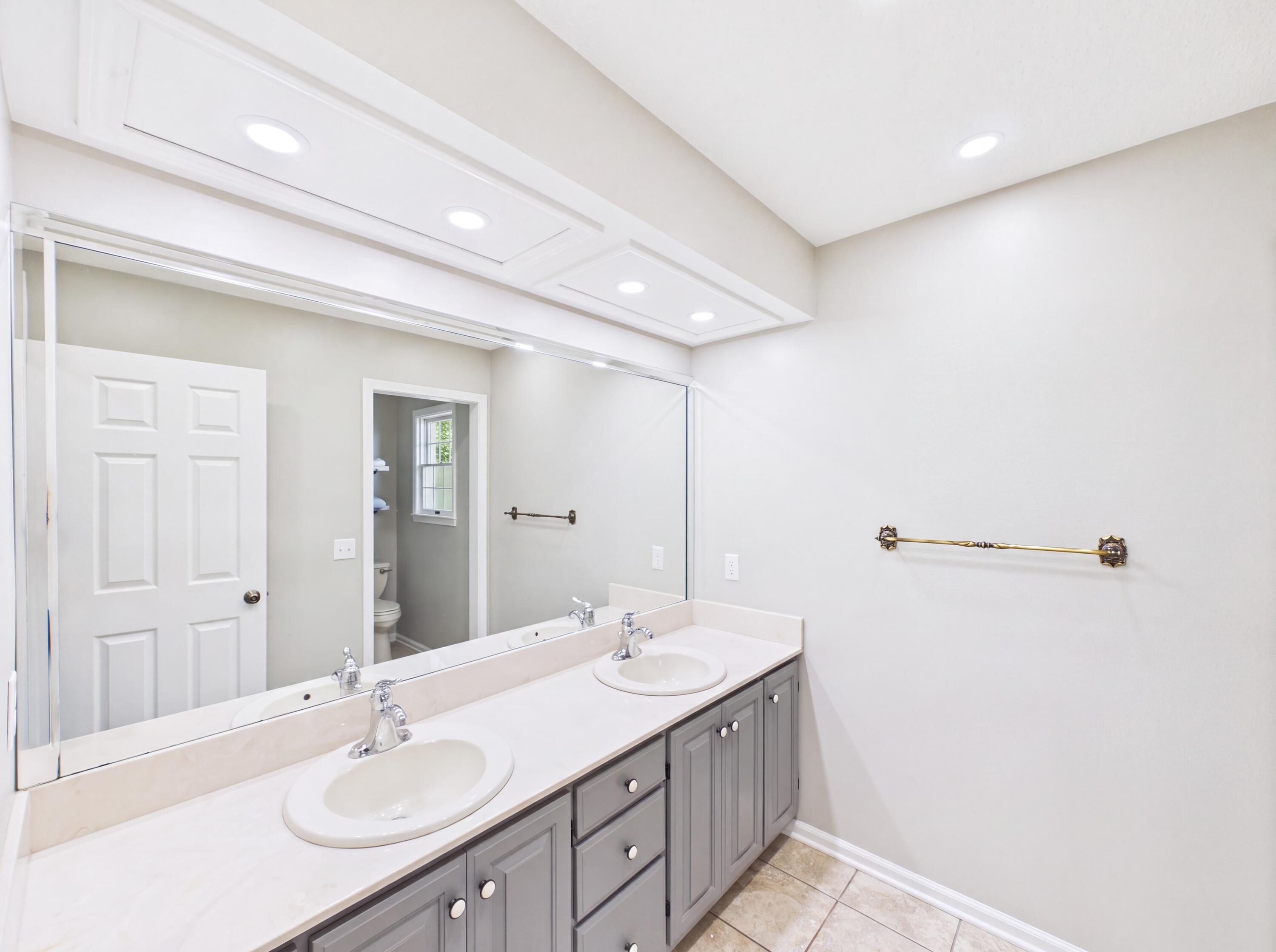 1551 Canterbury Drive Property Photo 18