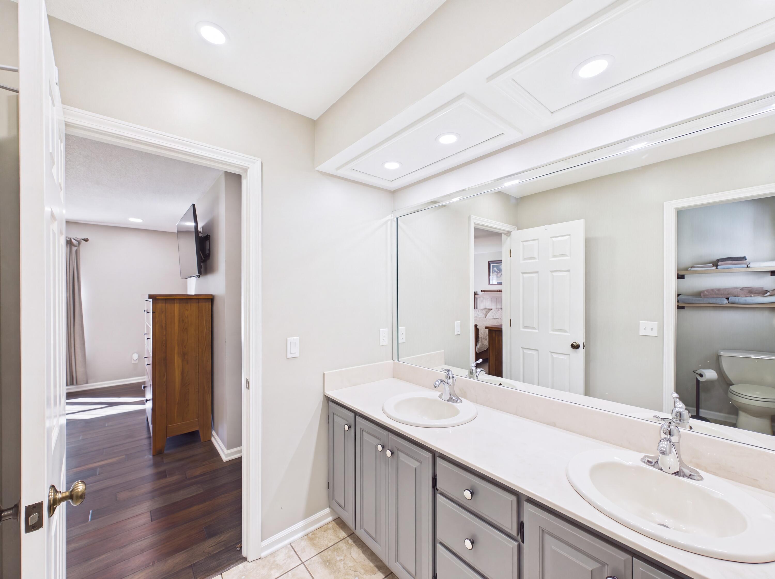 1551 Canterbury Drive Property Photo 19