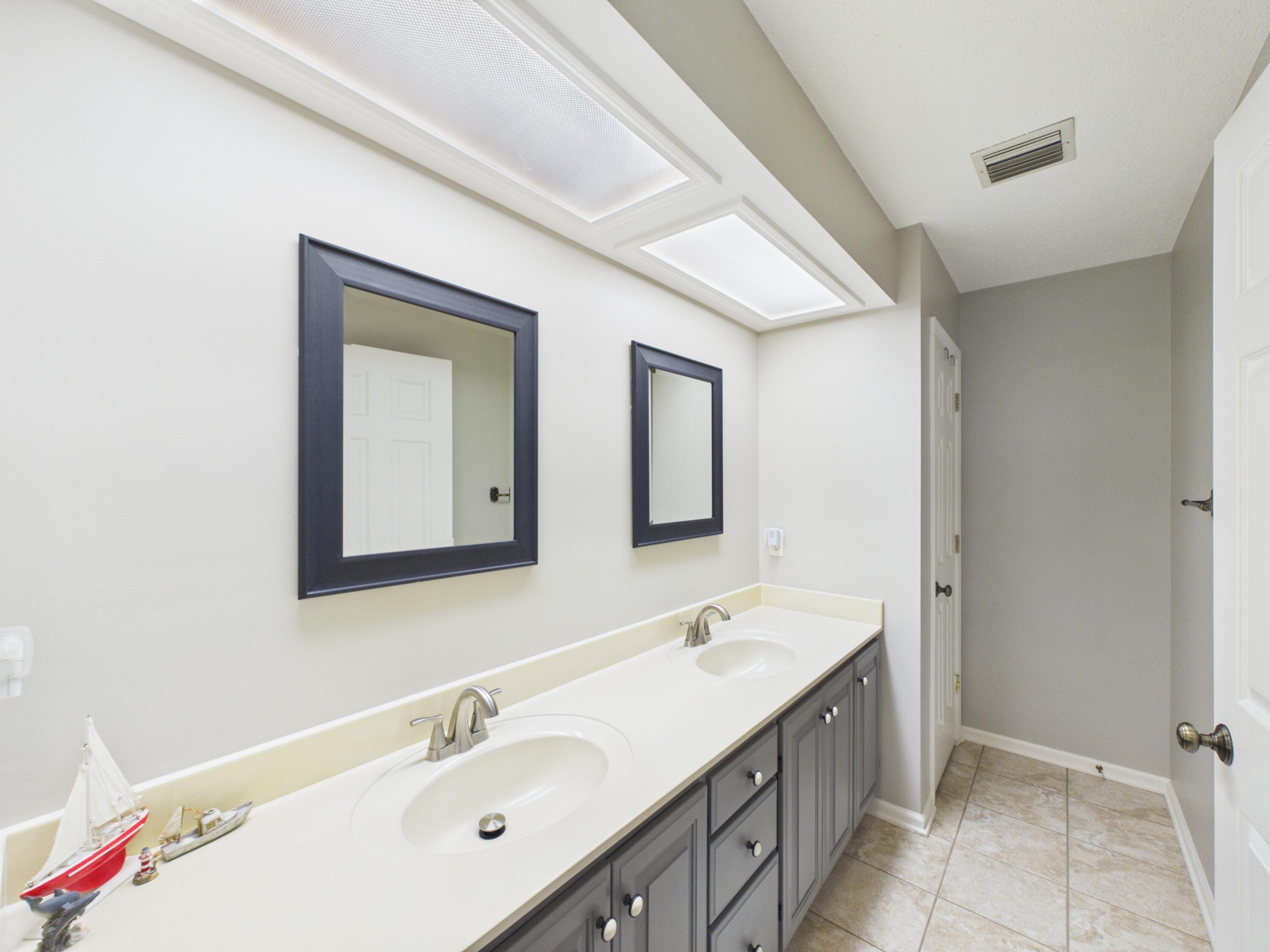 1551 Canterbury Drive Property Photo 41
