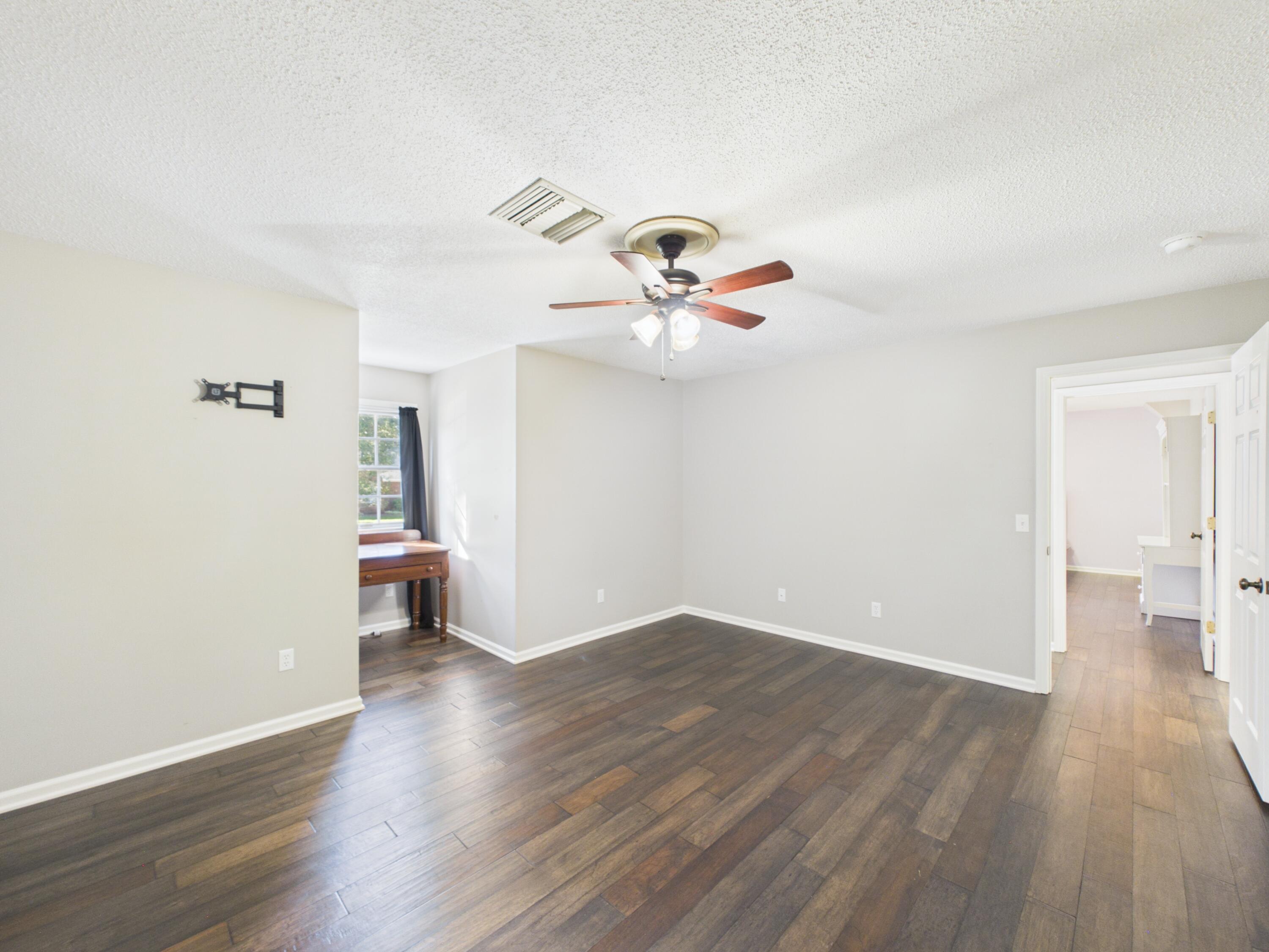 1551 Canterbury Drive Property Photo 48