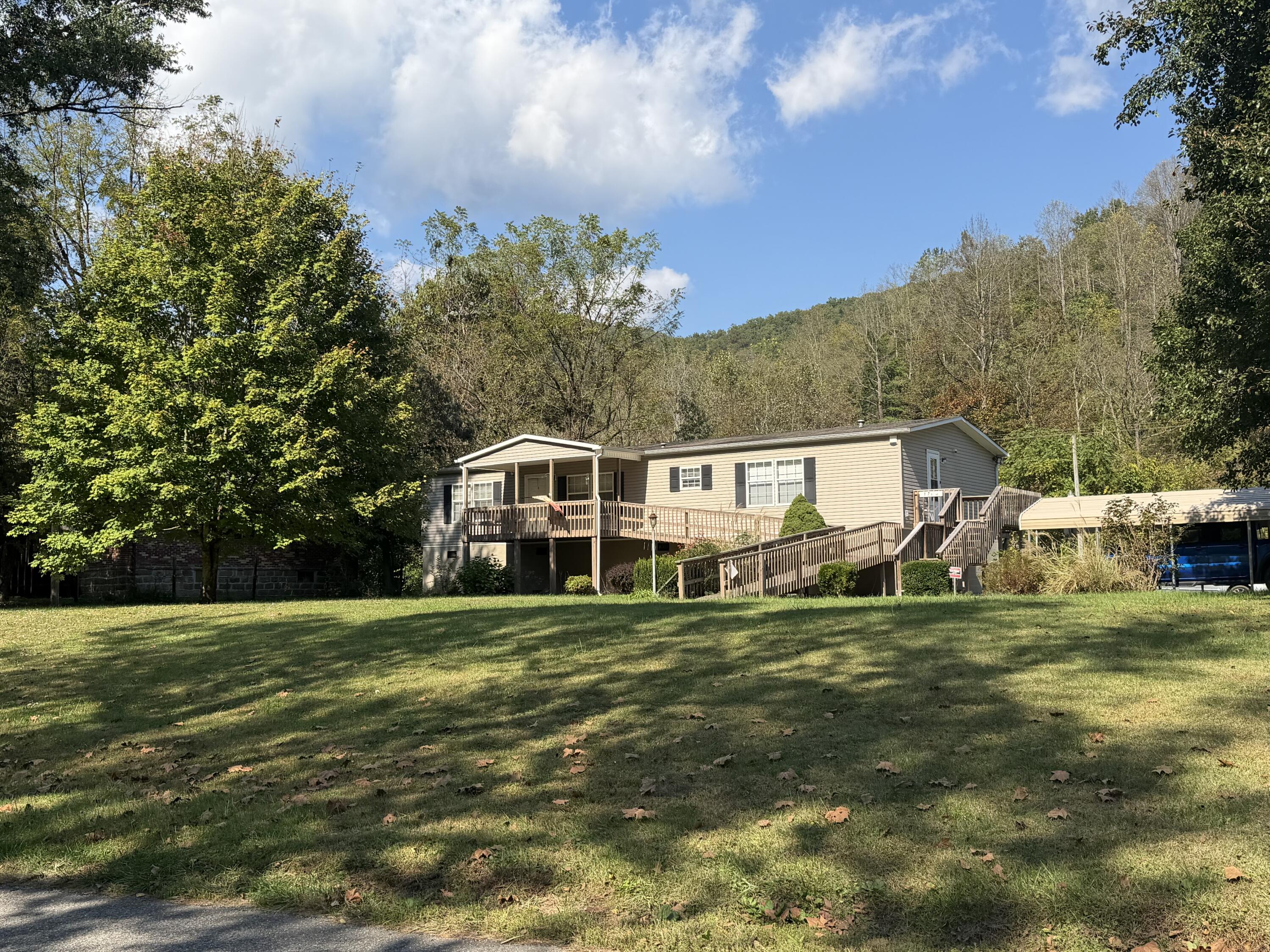 1759 N Highway 413 Property Photo 1