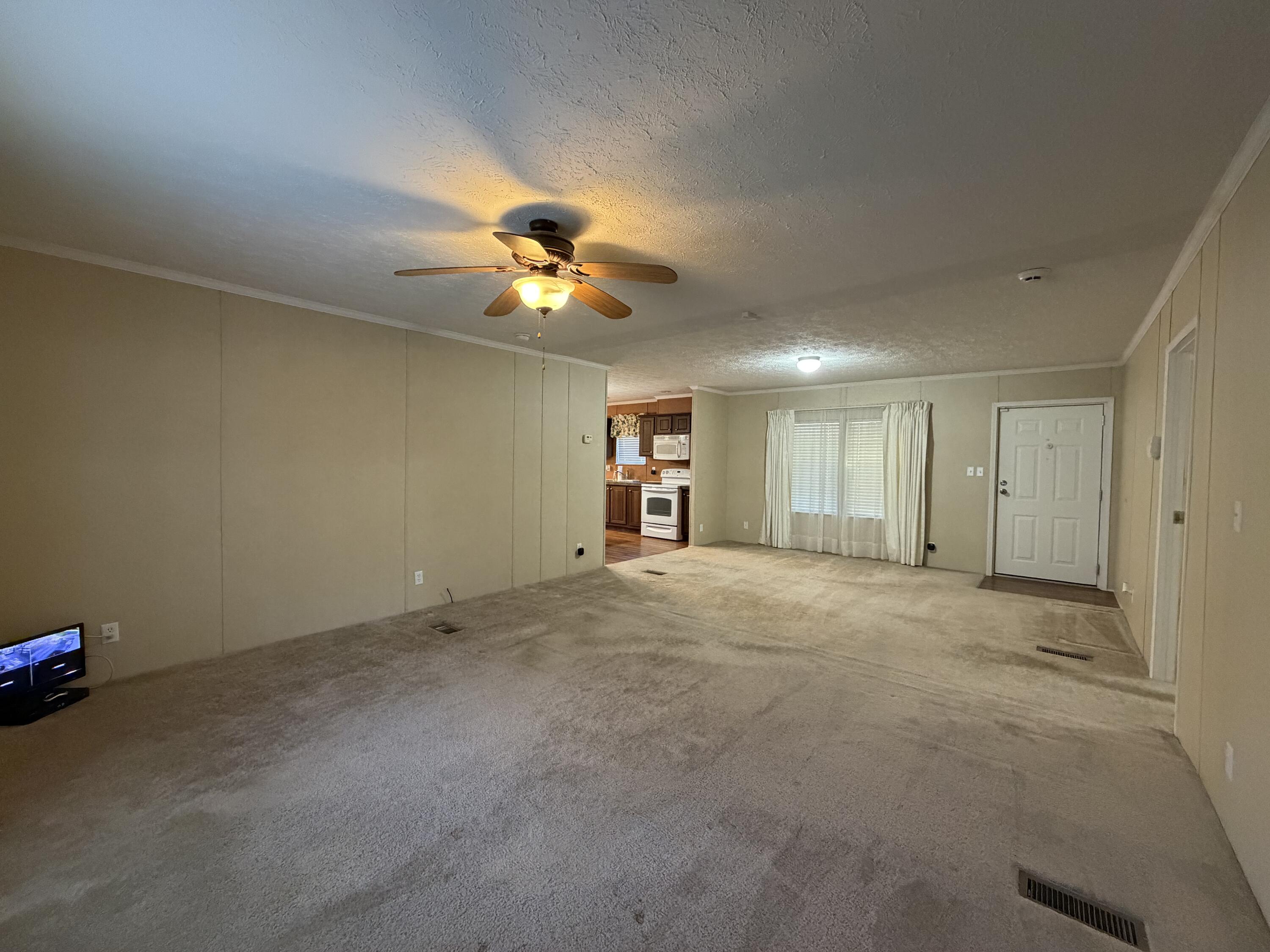 1759 N Highway 413 Property Photo 4