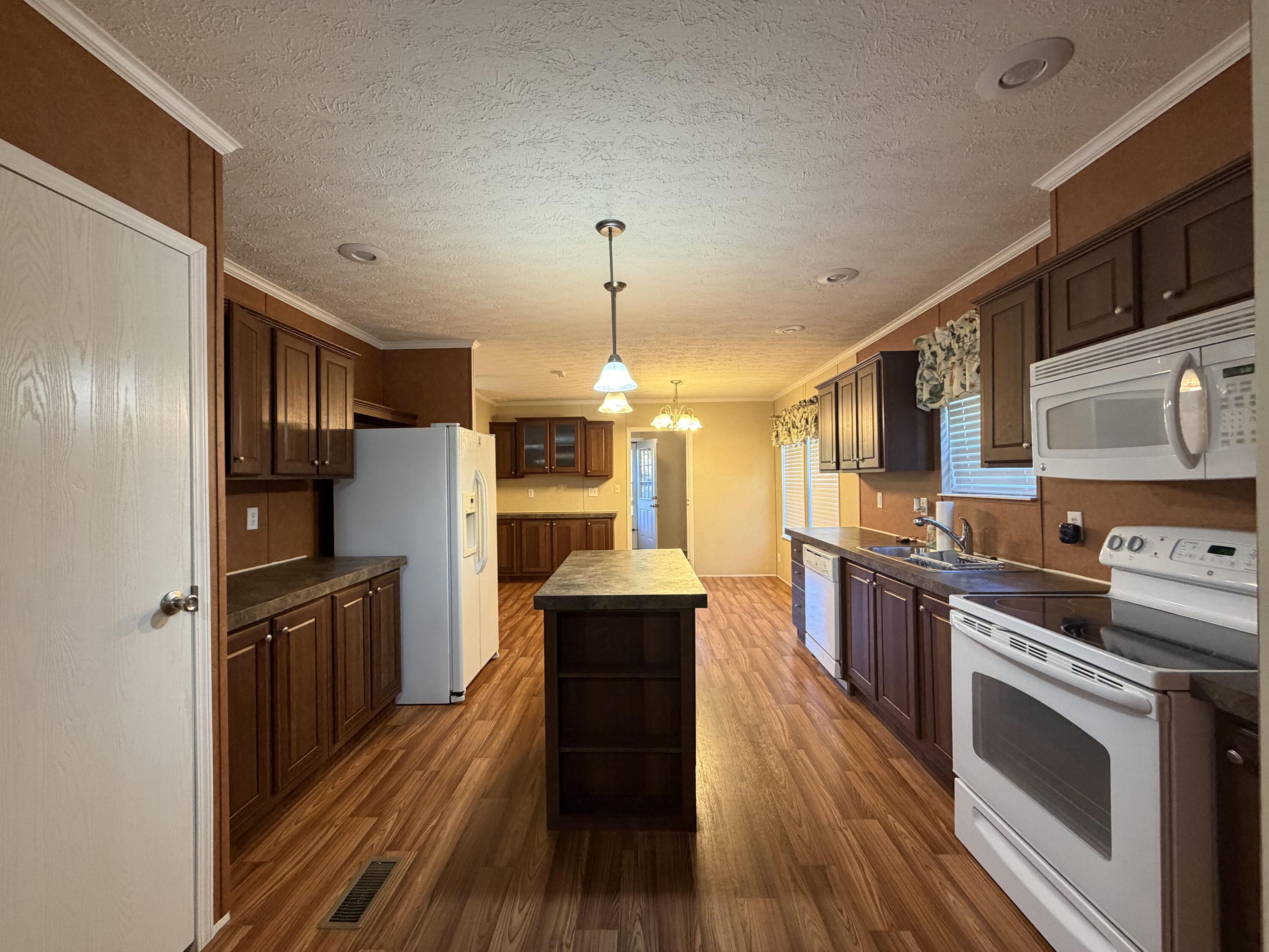 1759 N Highway 413 Property Photo 12