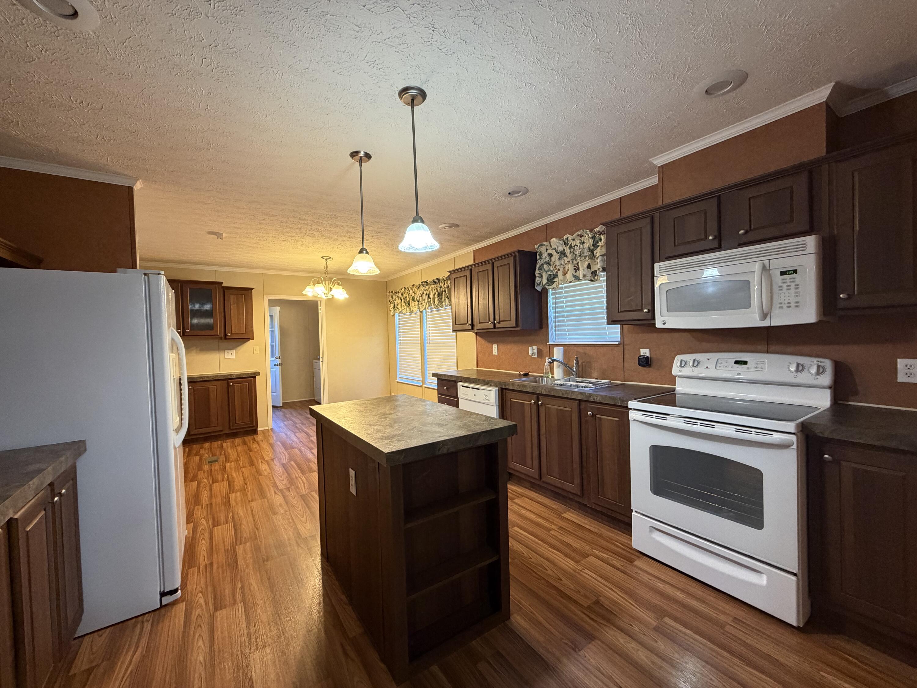 1759 N Highway 413 Property Photo 13