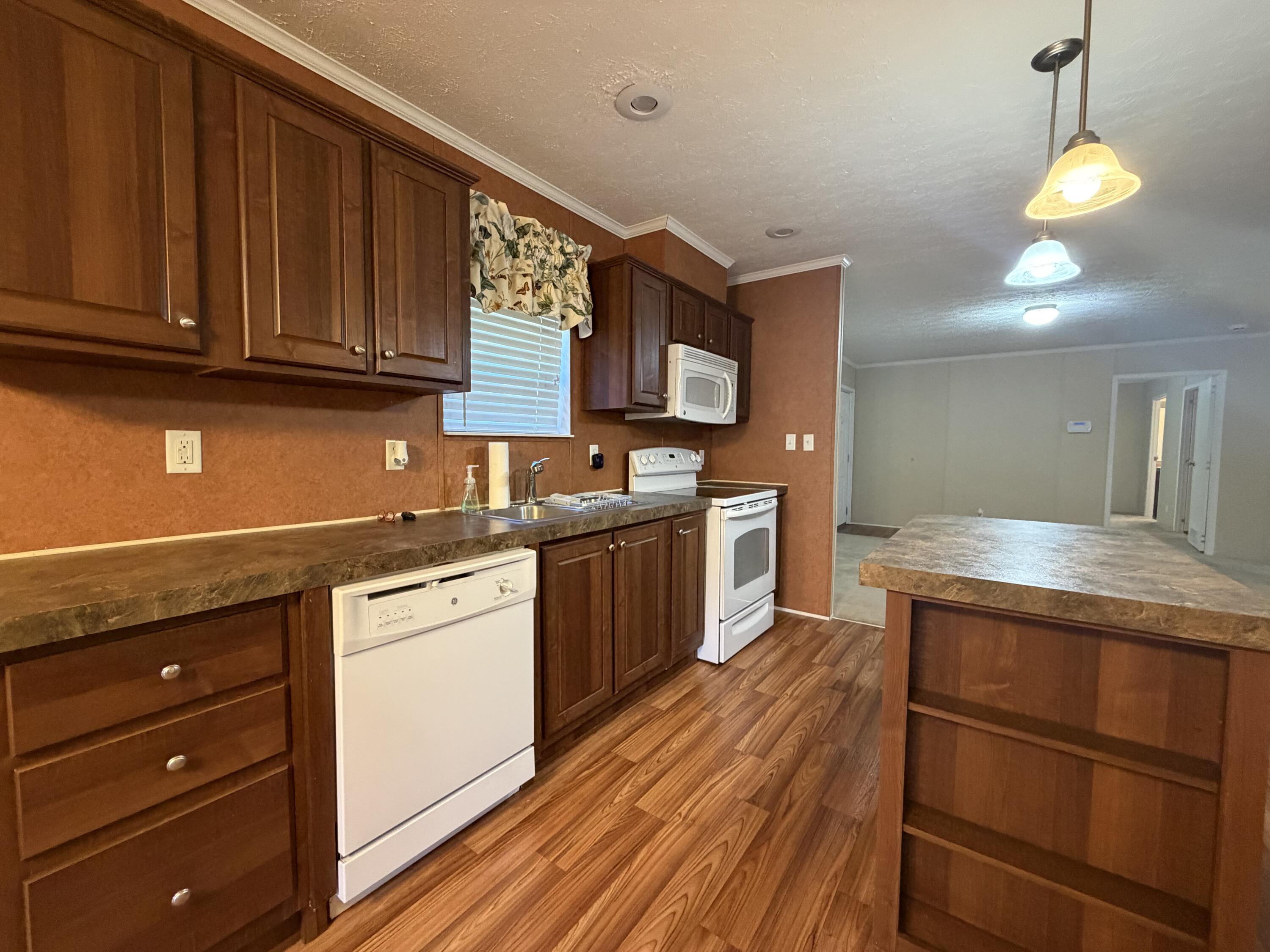 1759 N Highway 413 Property Photo 15
