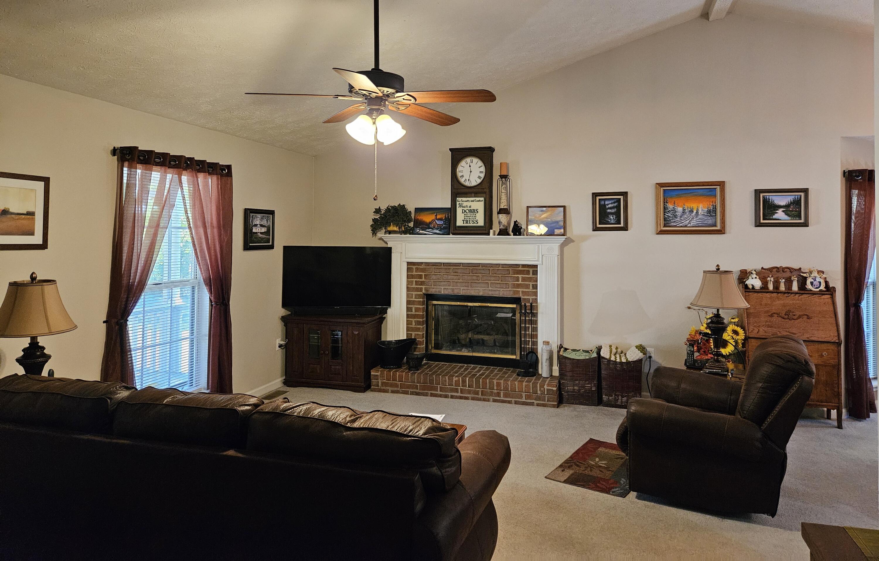 17 Sierra Lane Property Photo 5