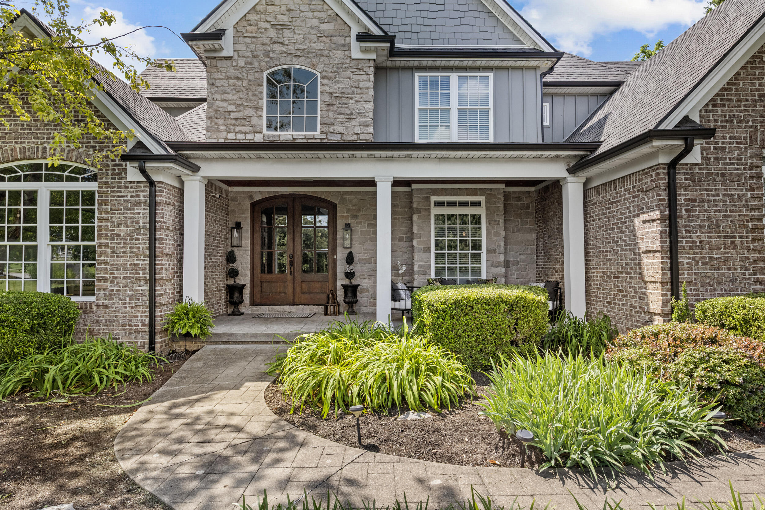 104 Deerfield Circle Property Photo 1