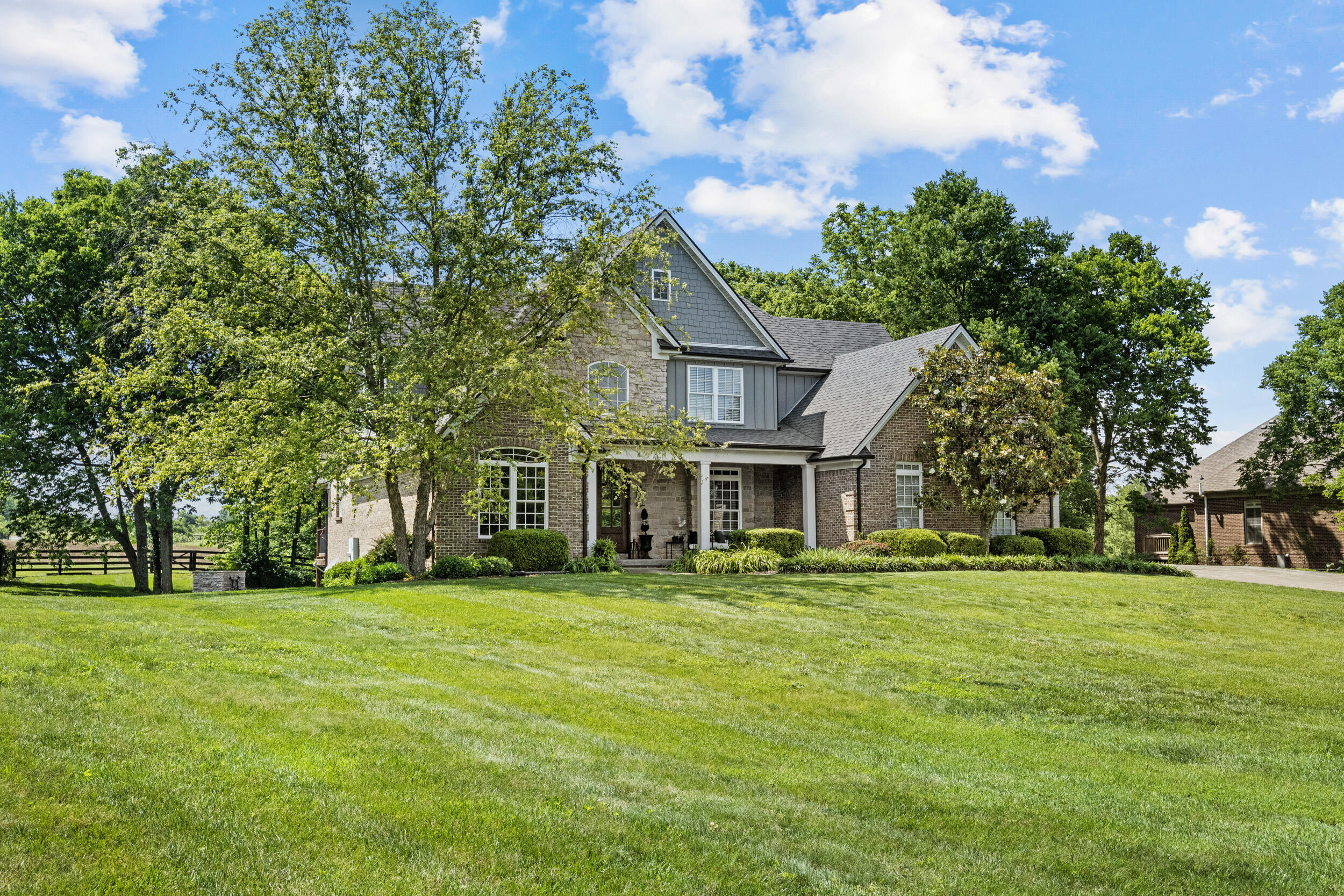 104 Deerfield Circle Property Photo 4