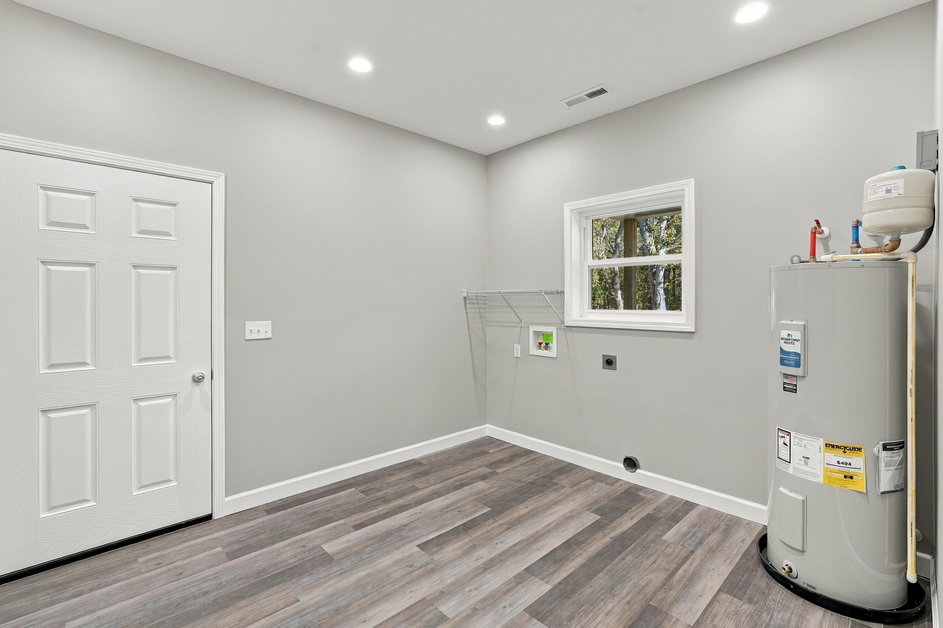 1561 Canton Road Property Photo 5