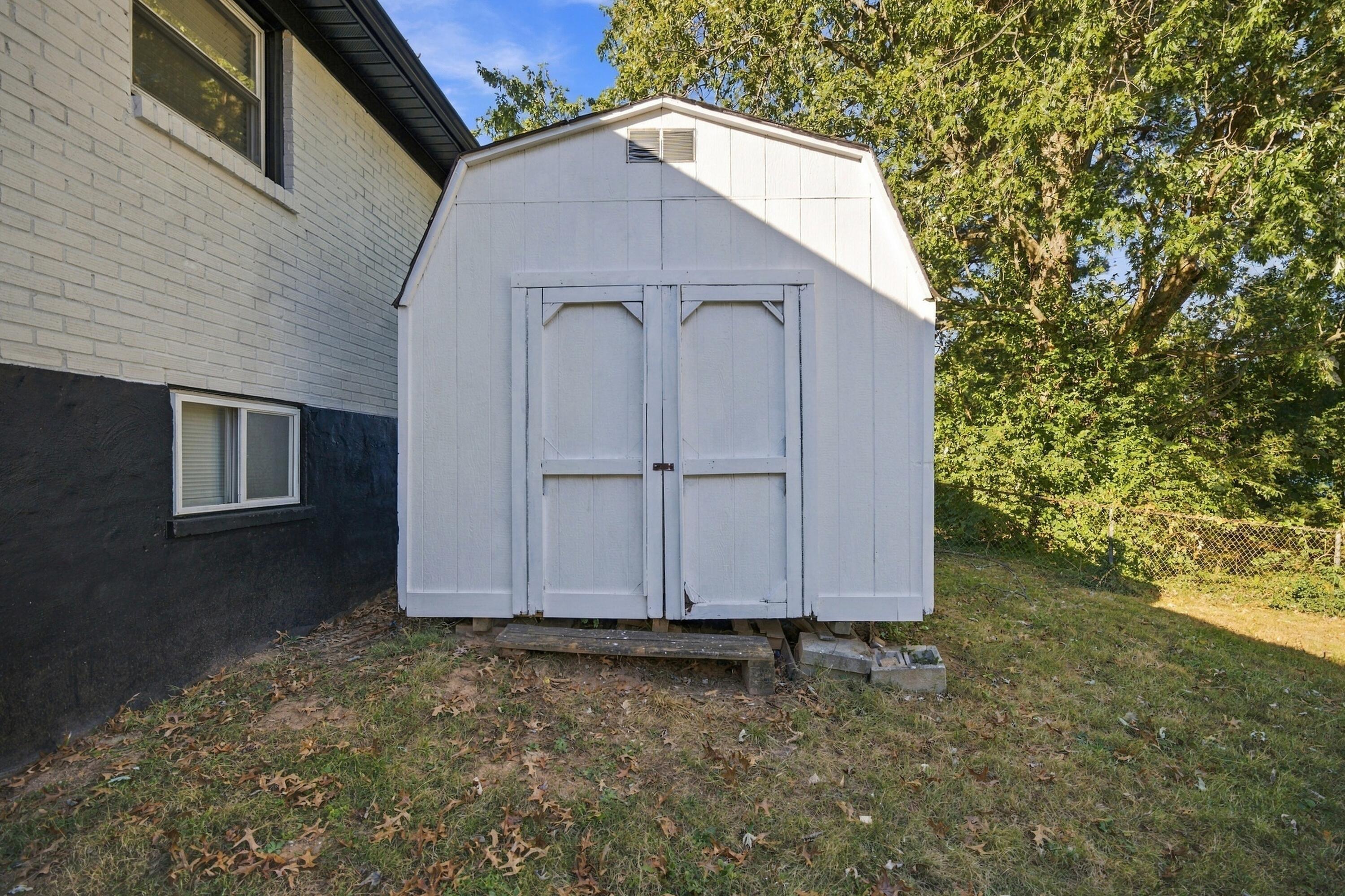 4028 Foxe Basin Road Property Photo 9